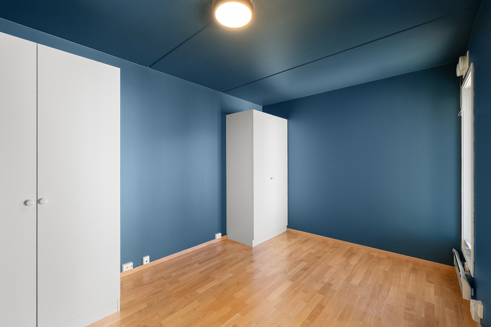 God plass til garderobeskap på soverommene. Galleribilde