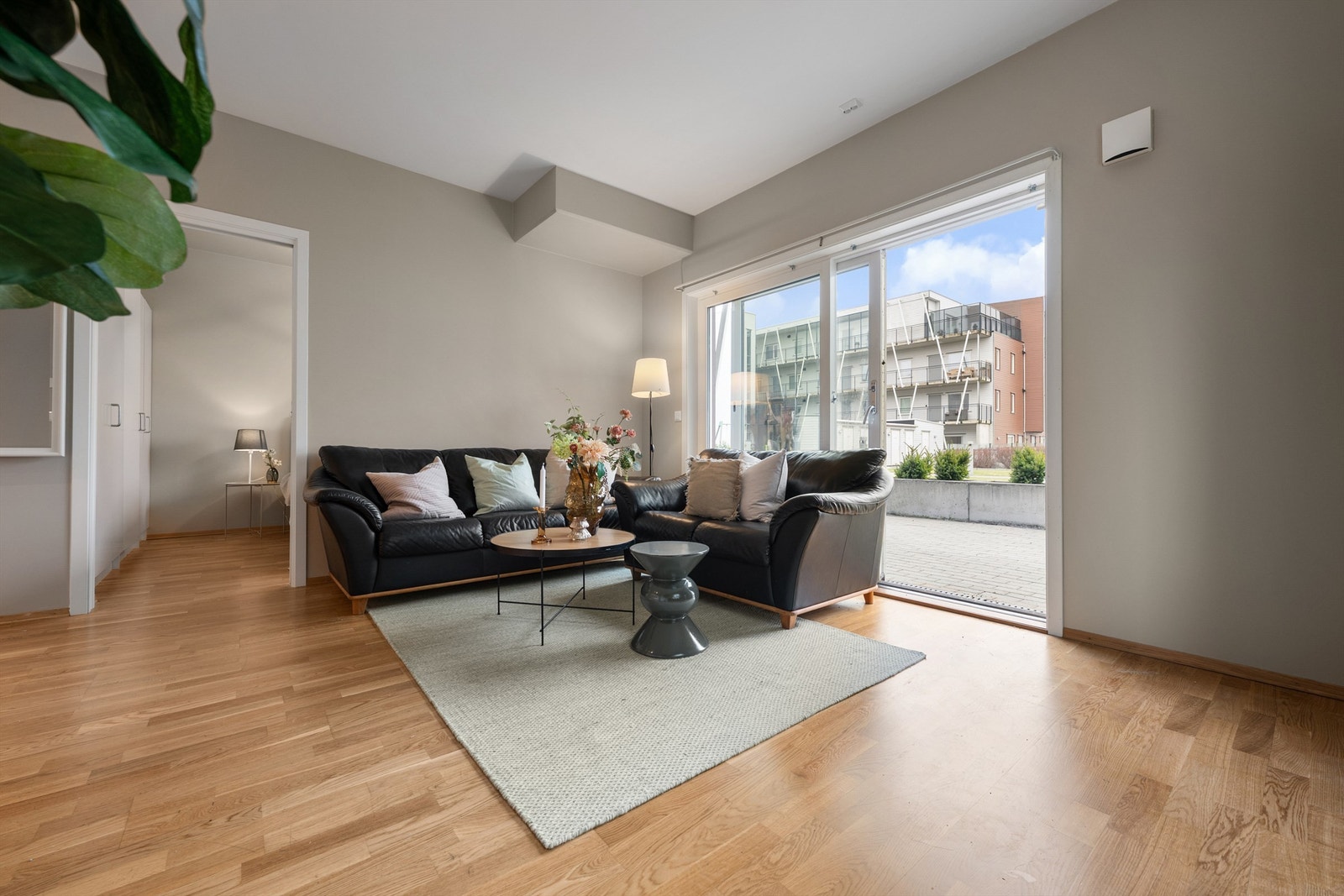 Den åpne planløsningen gir en god romfølelse og fleksible møbleringsmuligheter. Galleribilde