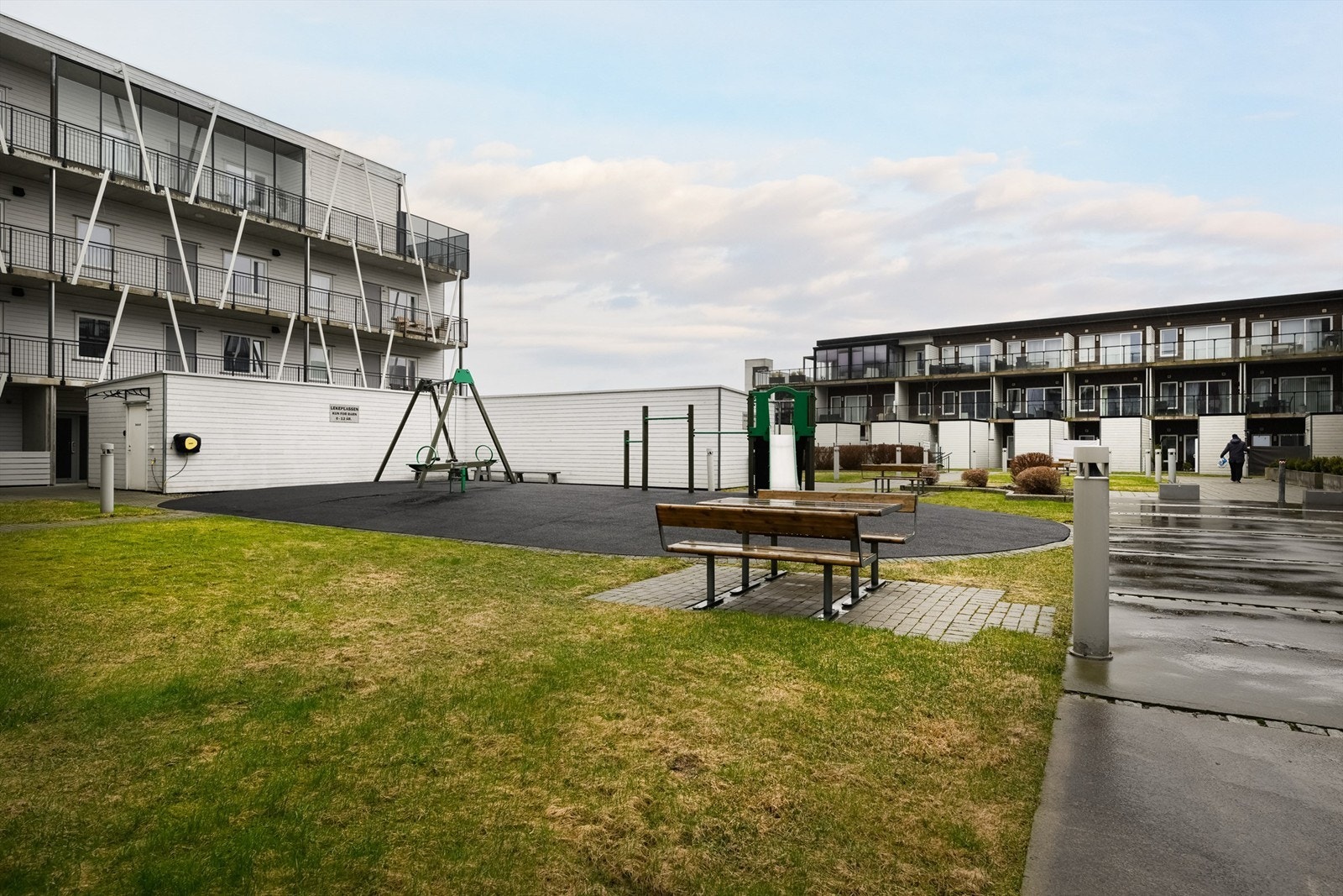 Sameiet er en del av et større boligområde med velholdte fellesarealer. Galleribilde