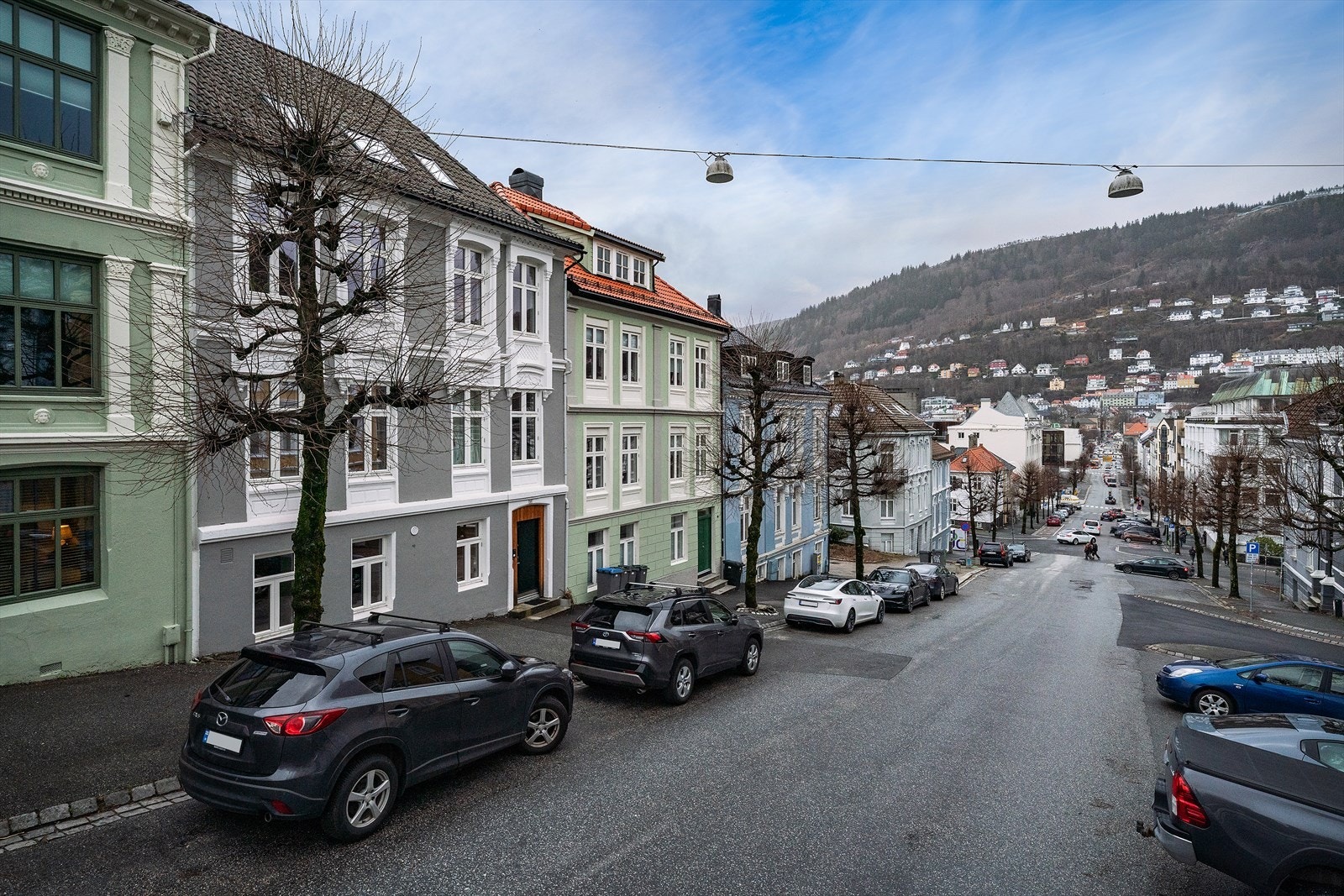 - Fra leiligheten er det kun seks minutters gange til busstopp hvor totalt 35 ulike linjer går - Galleribilde