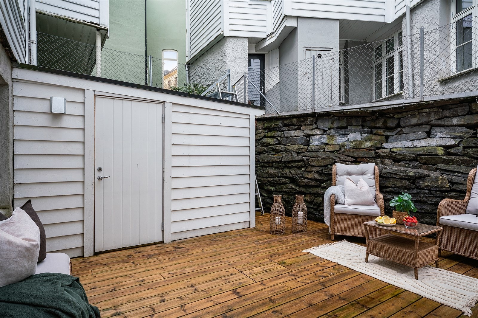 - Inn til venstre har man en utvendig bod på 3,2 m² - Galleribilde