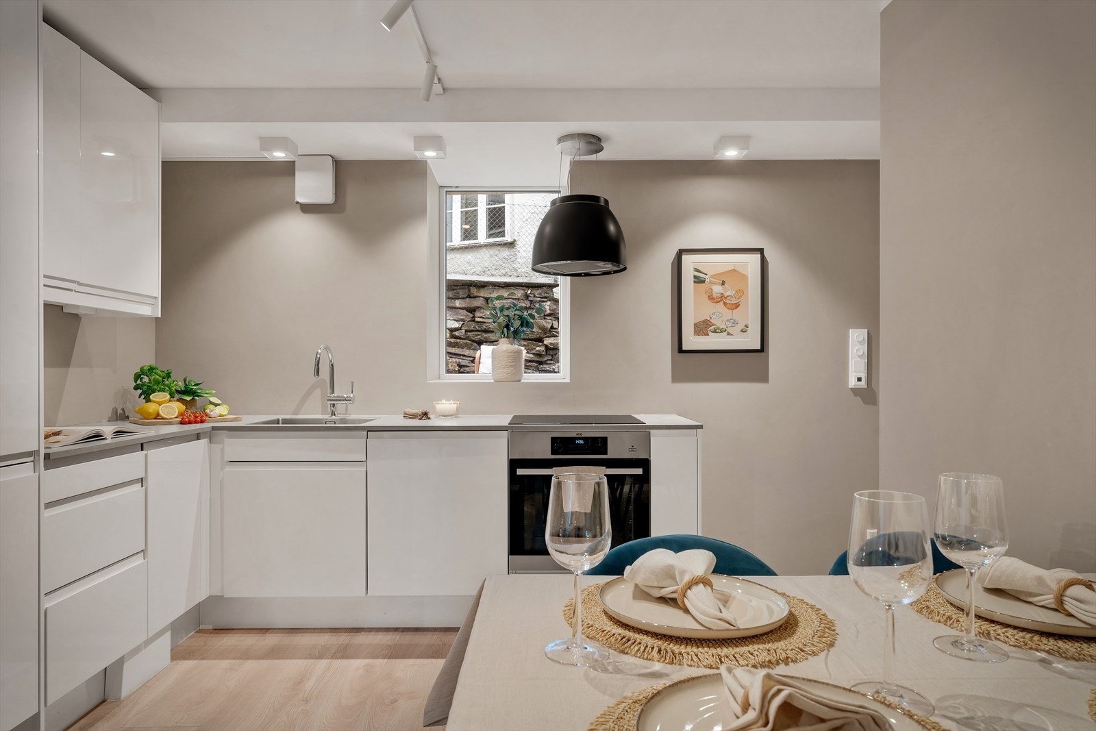 - Nordvik Bolig v/Nirujan K Nathan har gleden av å presentere Strømgaten 51! Foto: Inge Jørpeland - Galleribilde