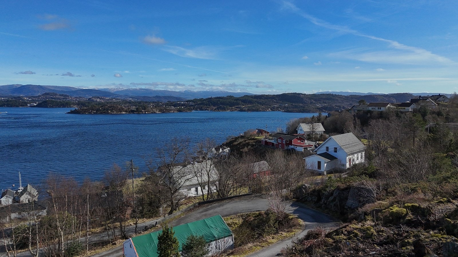 For den turglade finnes det mange flotte muligheter innen kort avstand, blant annet turer som Lyngheien, Liatårnet og Fjell festning. Galleribilde
