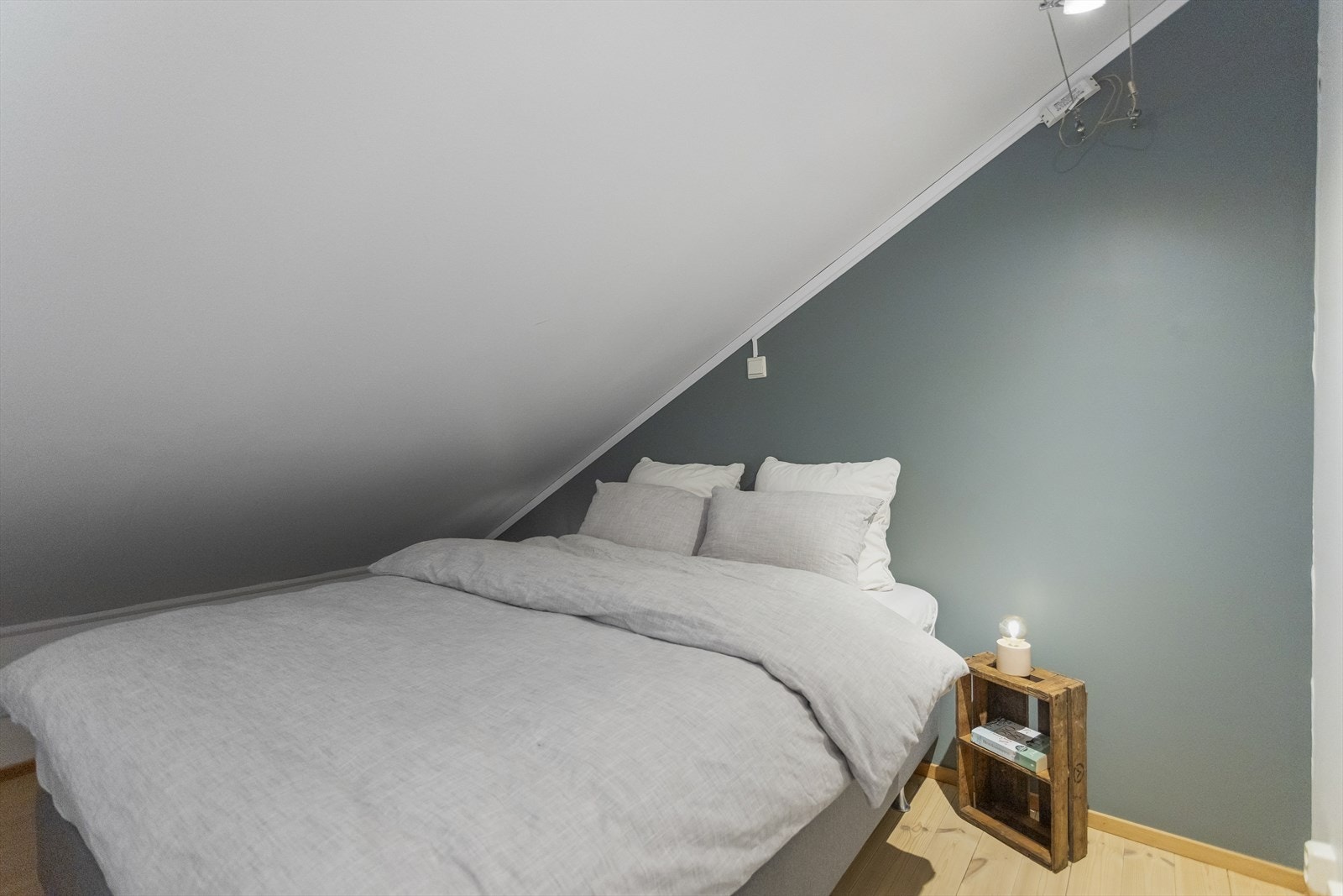 Nåværende eier har benyttet hemsen som en ekstra soveplass. Galleribilde