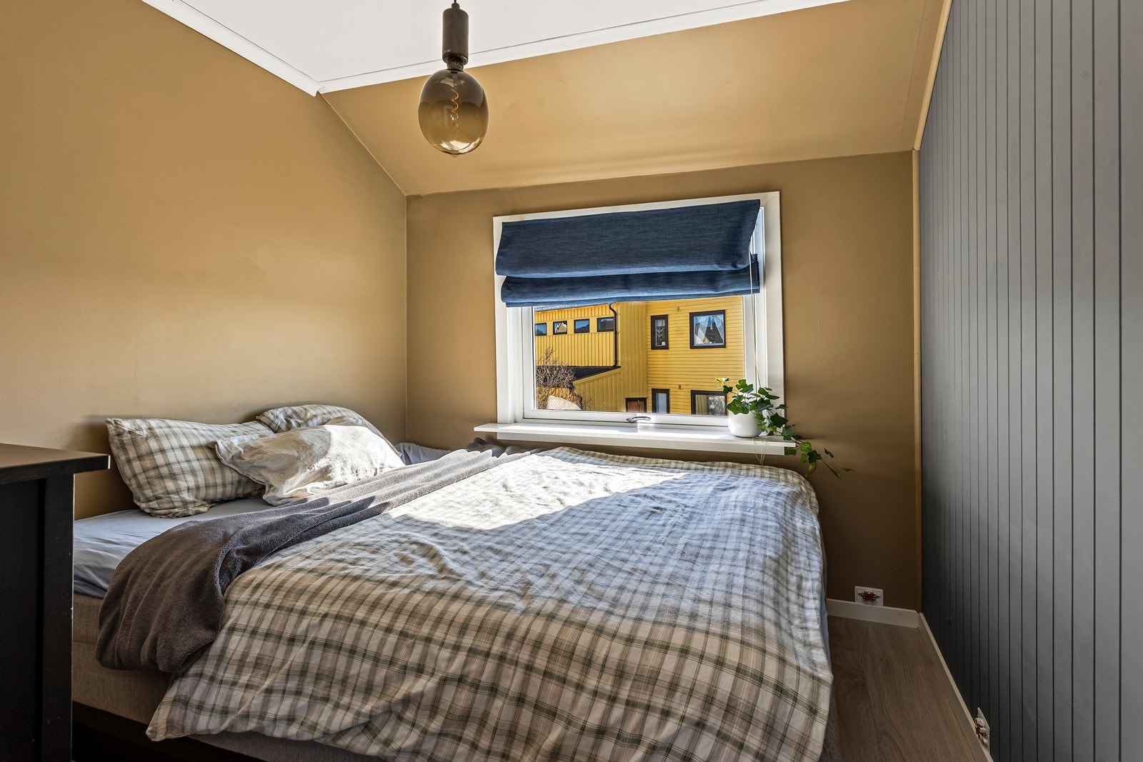 Boligen har tre soverom, alle praktisk plassert i andre etasje. Galleribilde