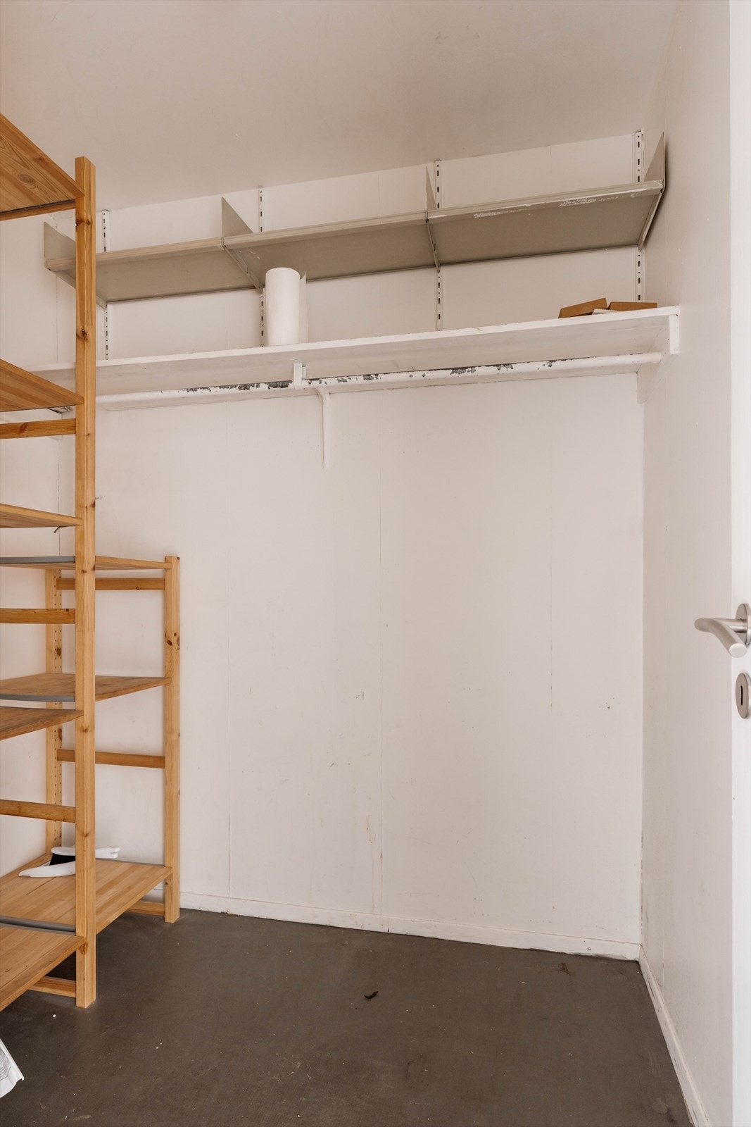 Leiligheten har en praktisk innvendig bod, i tillegg til en kjellerbod på ca. 2,4 m². Galleribilde