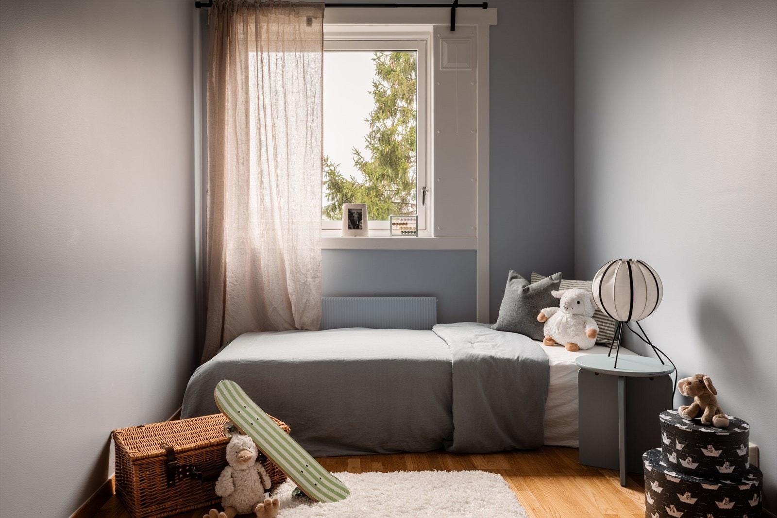 Det andre soverommet egner seg godt som barnerom, gjesterom eller kontor. Galleribilde