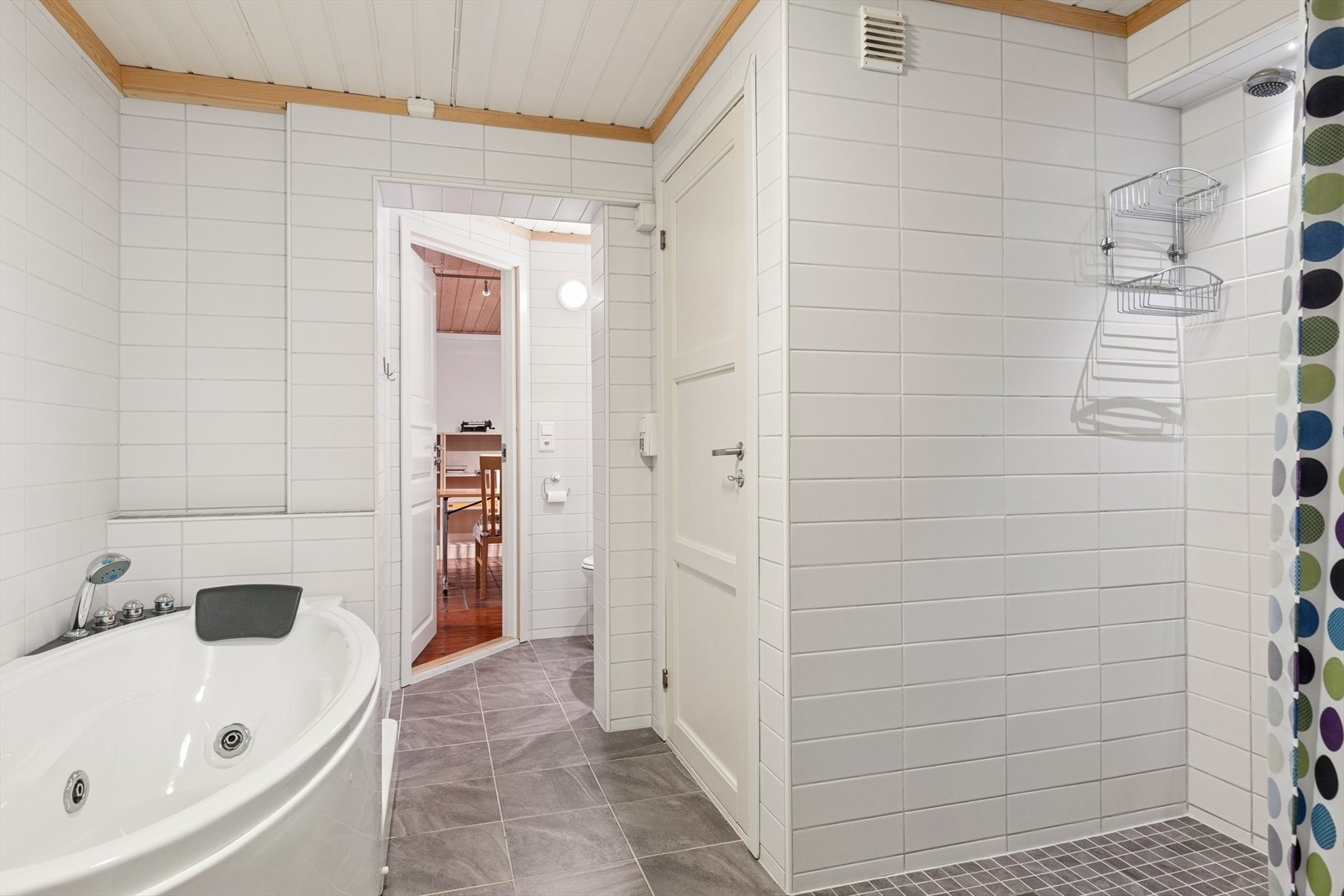 "Spa-avdeling" i kjeller. Galleribilde