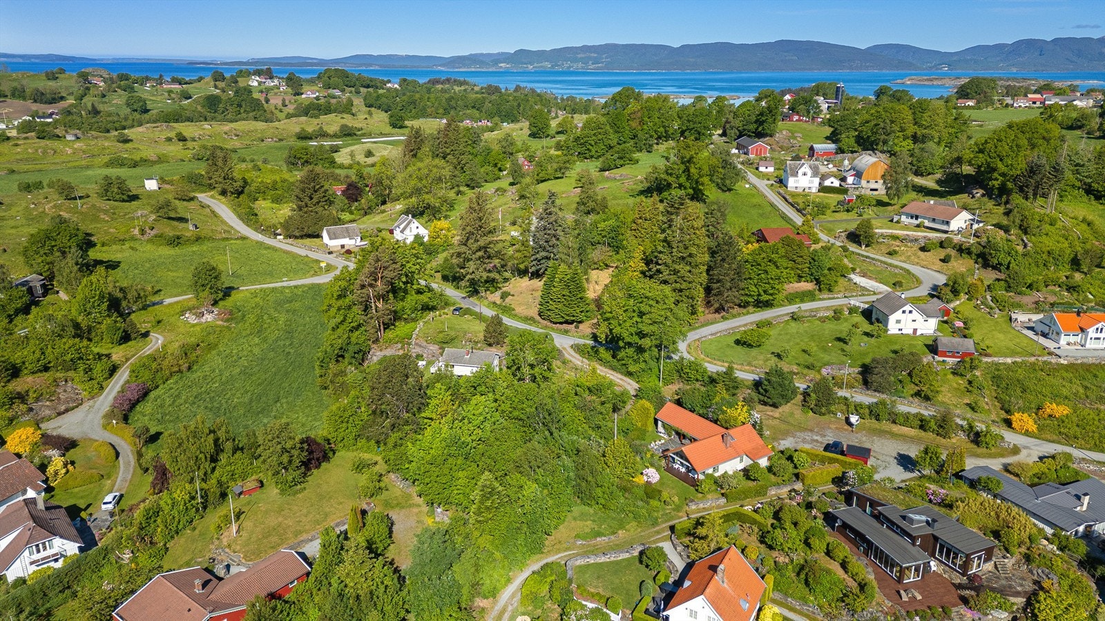 Eiendommen er plassert i et landlig og fredelig område. Galleribilde