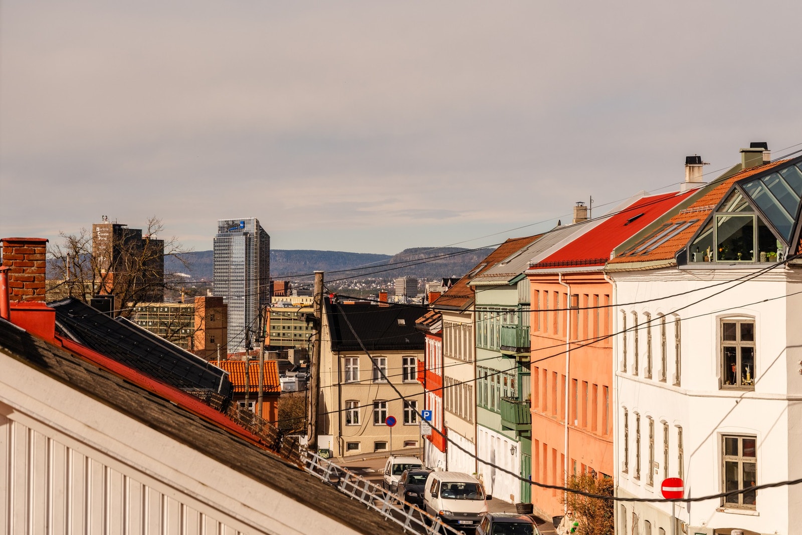 Soverommet vender mot rolig gate på Kampen Galleribilde