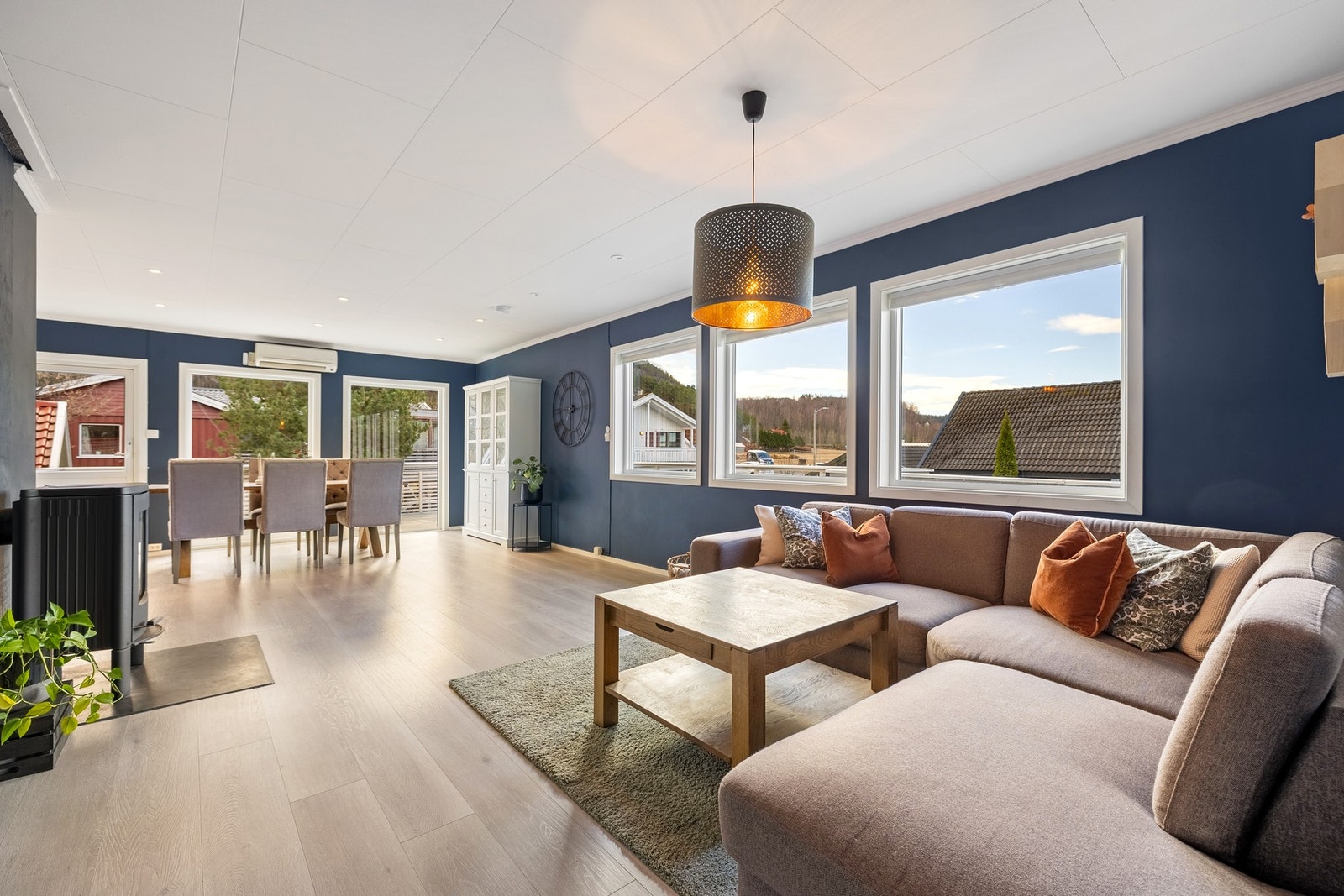 Rommet har en luftig atmosfære. Galleribilde