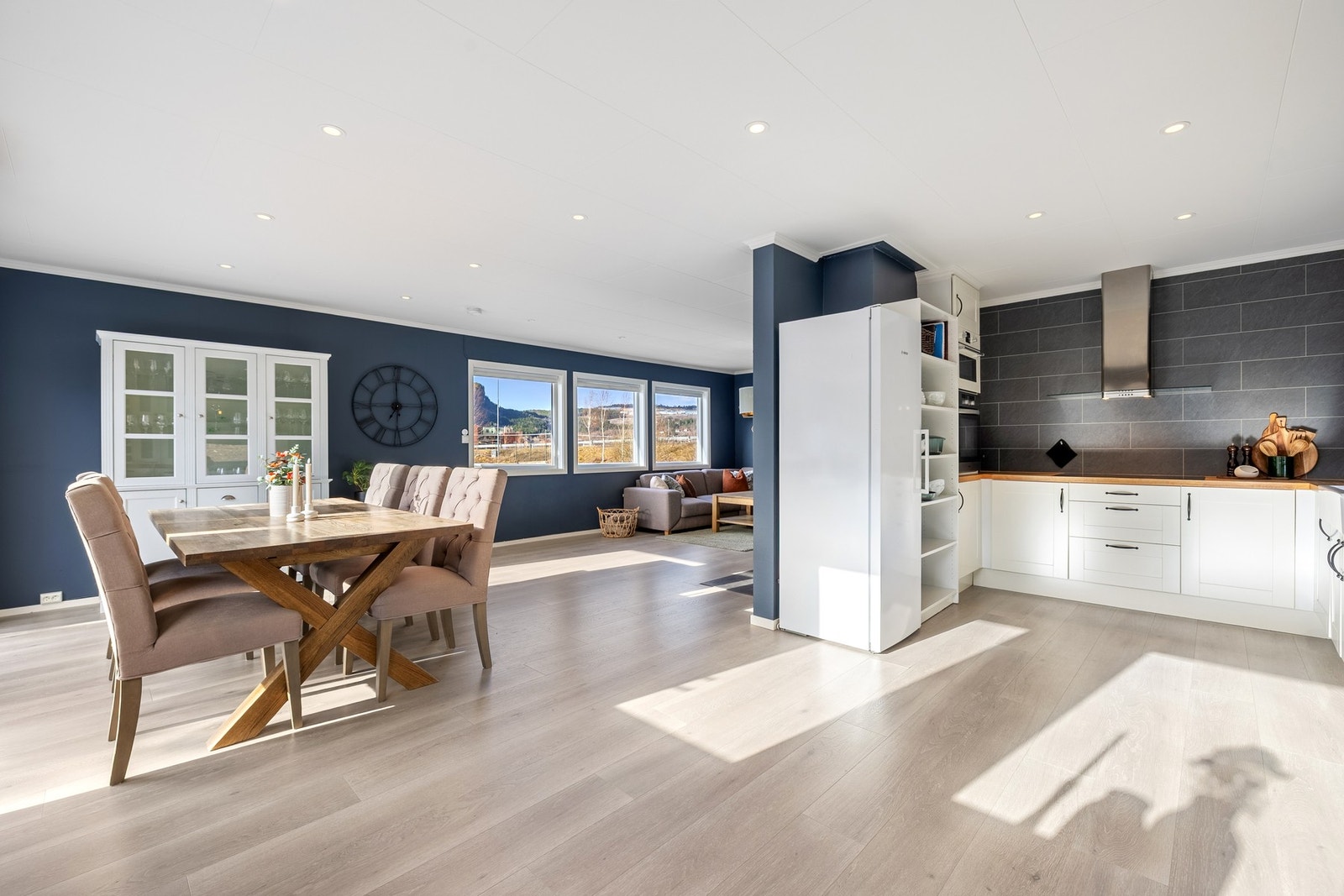 Kjøkkenet er adskilt fra stuen. Galleribilde