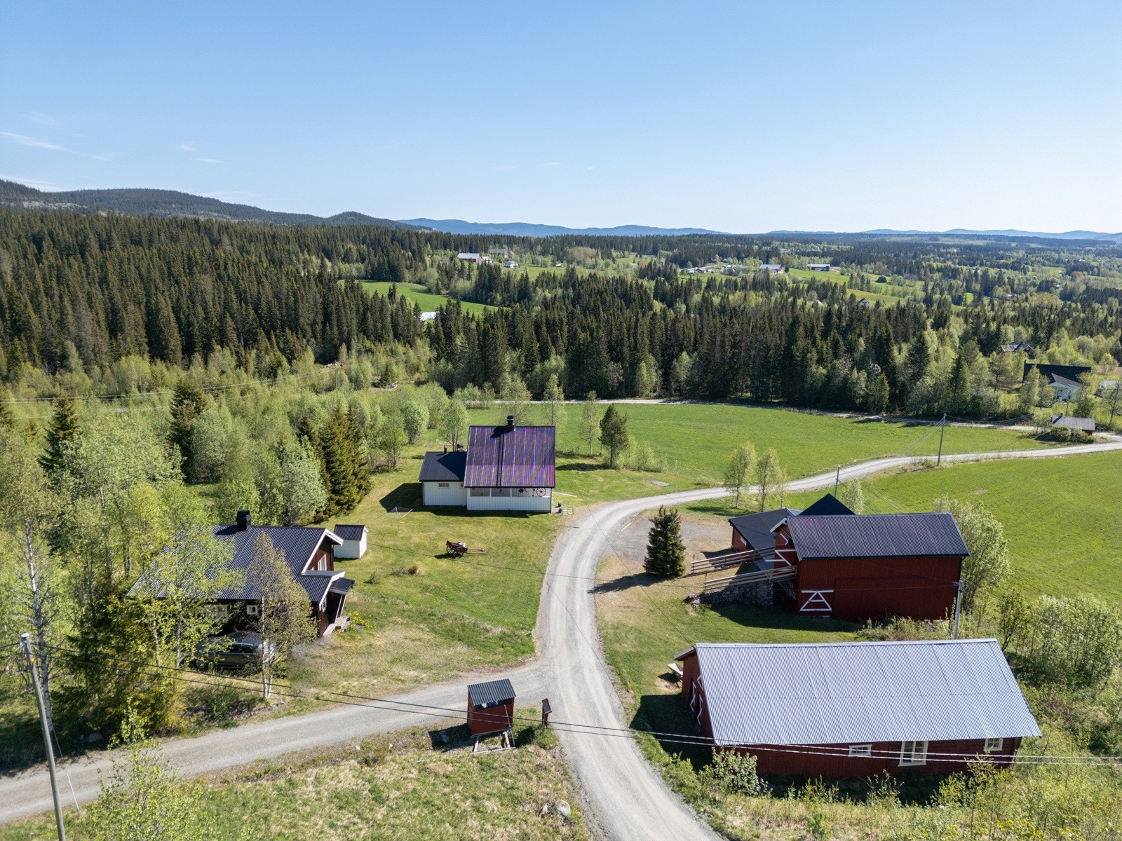 Lundmoen med lysløype på vinterstid og fotballbane ligger på Vest-Torpa, ellers et rikt aktivitetstilbud for store og små i Torpa Galleribilde