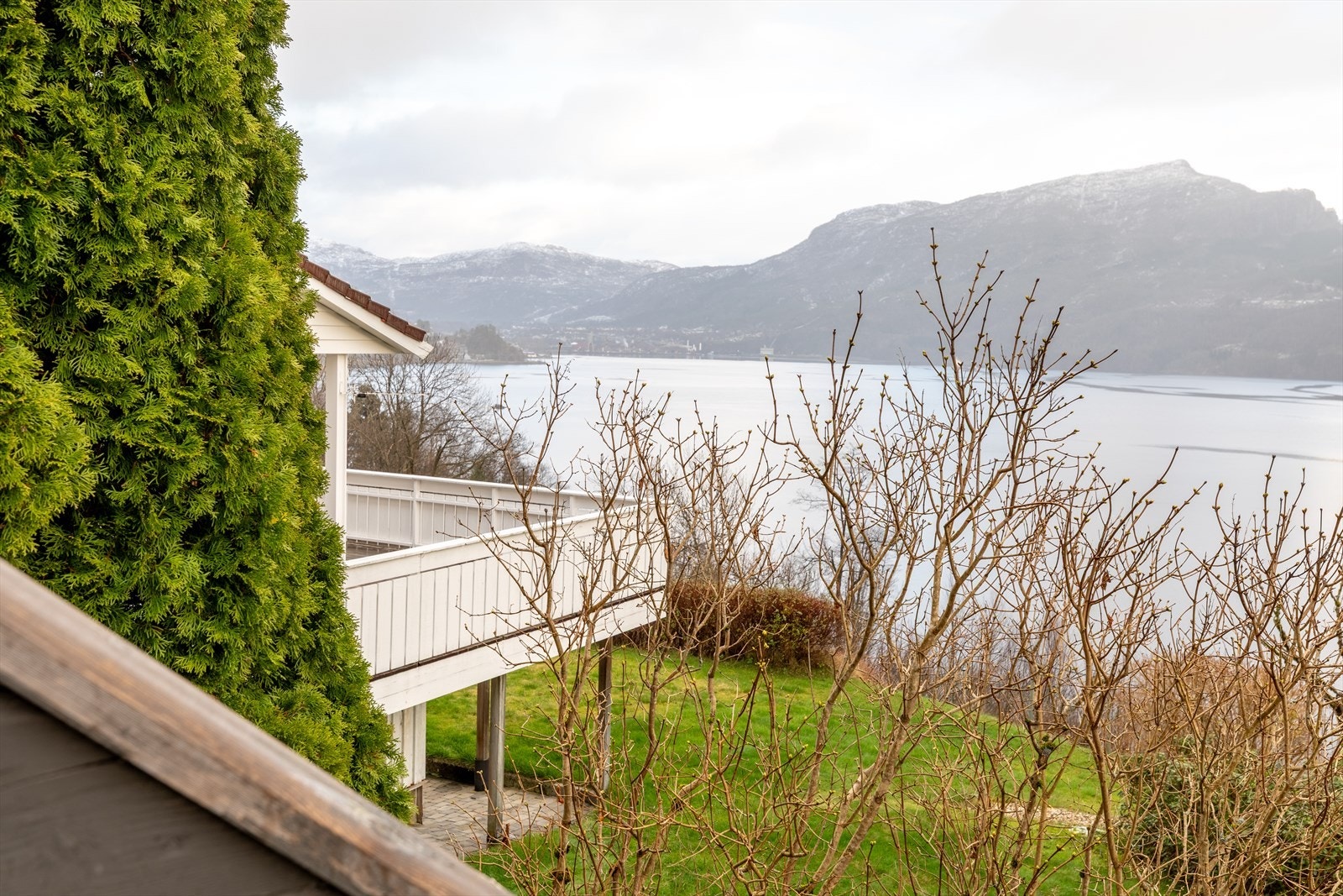 Utsikt mot Sauda sentrum Galleribilde