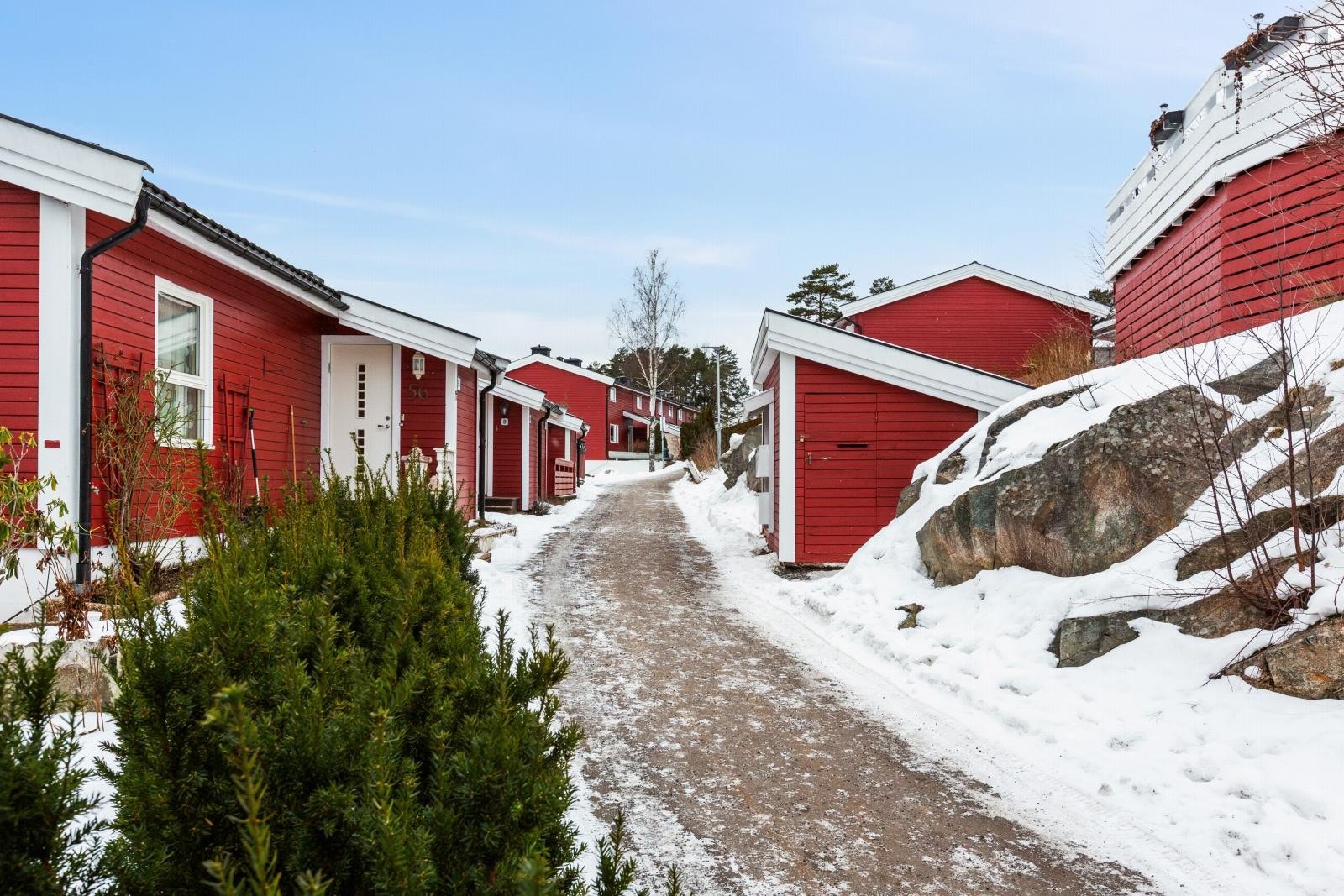 Høydeforskjellen i terrenget gir skjermede boliger med lite innsyn. Galleribilde