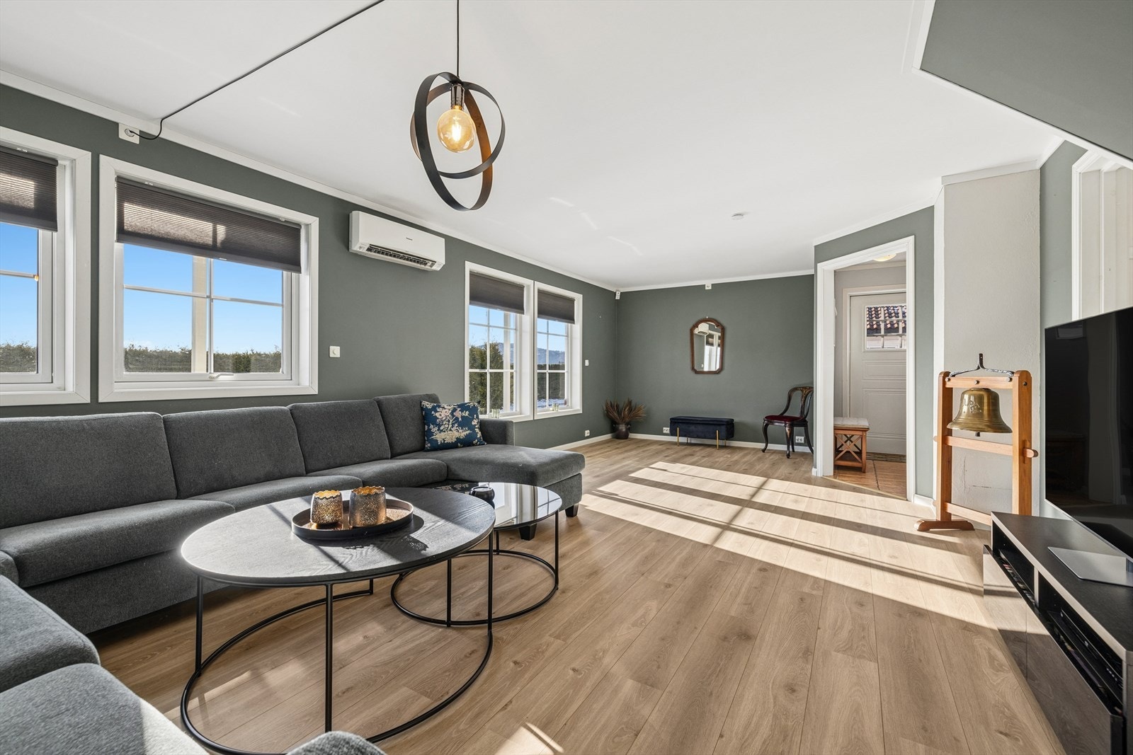 Rommet er utstyrt med varmepumpe som sikrer effektiv oppvarming. Galleribilde