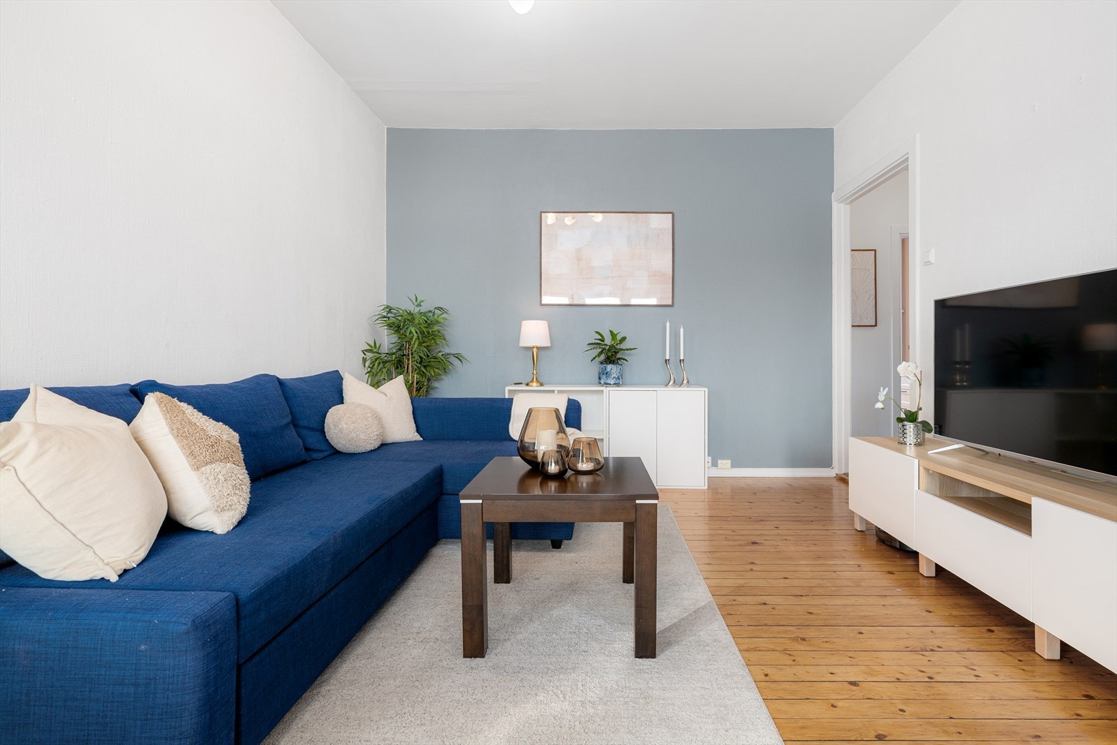 Den åpne romløsningen gir fleksibilitet for møblering. Galleribilde