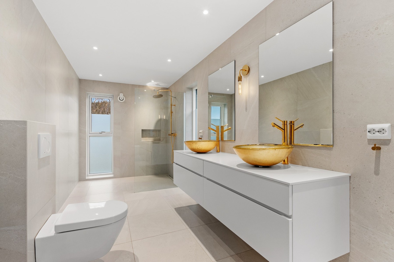 Flott flislagt bad. Galleribilde