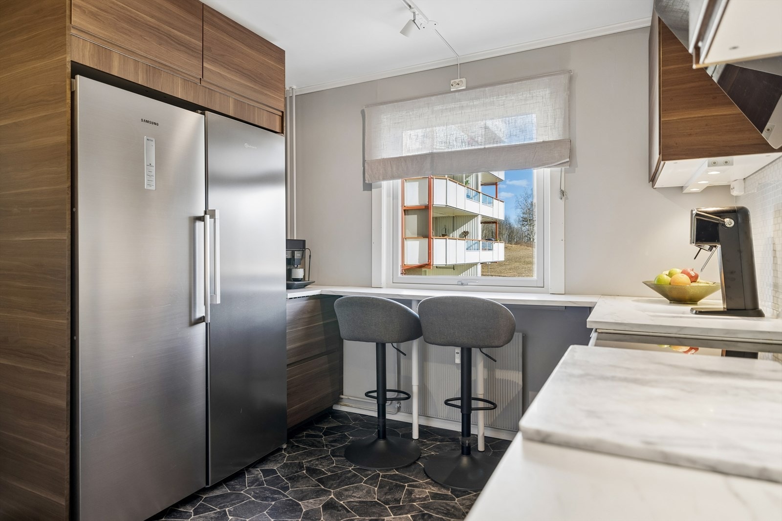 Også kjøkkenet varmes opp av en vannbåren radiator. Galleribilde