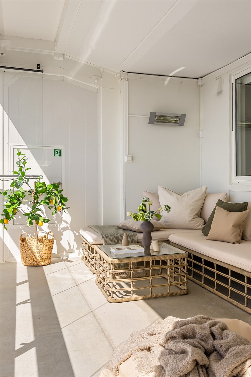 - Her har du god plass til å innrede med flere sittegrupper - Galleribilde