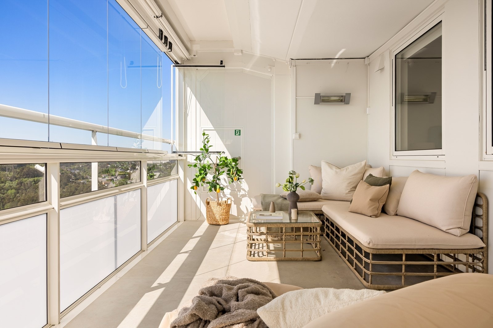 - Velkommen til Hesjaholtveien 42! Presentert av Martine Bekkenes Meling v/ DNB Eiendom - Galleribilde