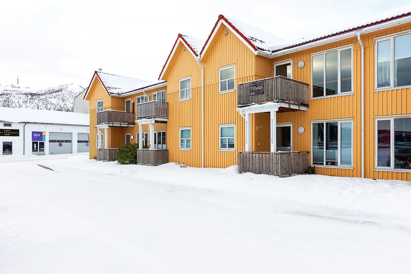 Det er heis til utvendig, felles gangareal i 2.etg. Galleribilde