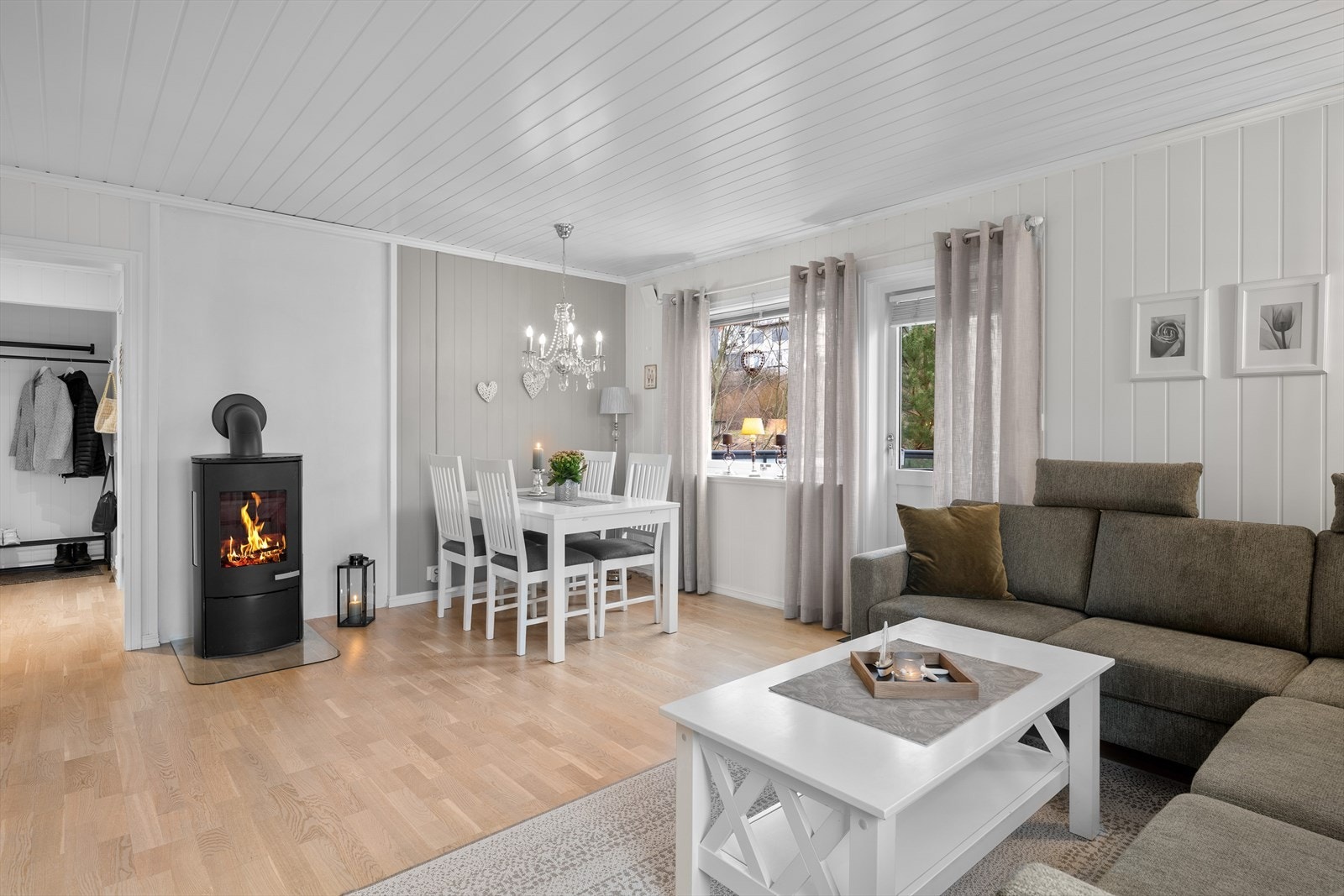 Lys og trivelig stue Galleribilde