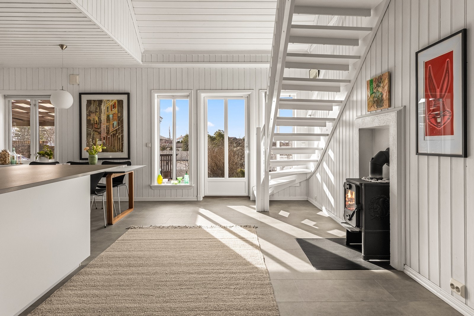 En vedovn gir ekstra varme og hygge på kalde dager. Galleribilde