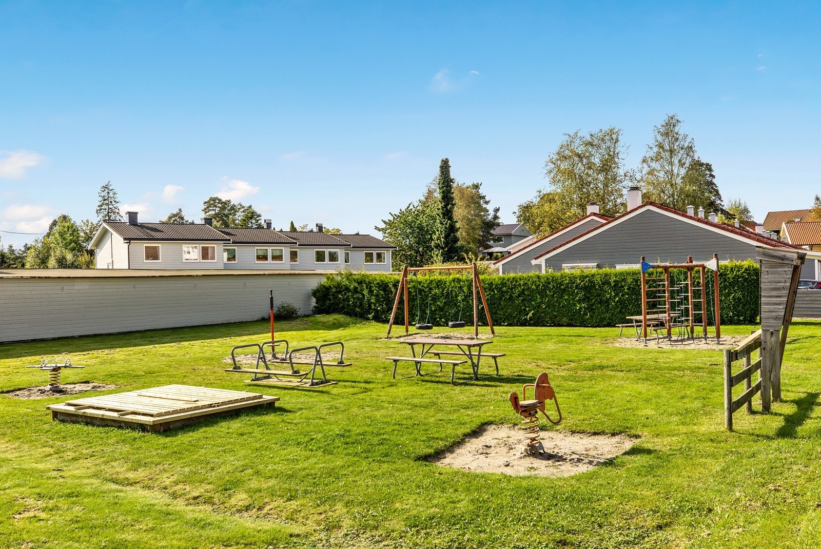 Det er flere lekeplasser i umiddelbar nærhet. Galleribilde