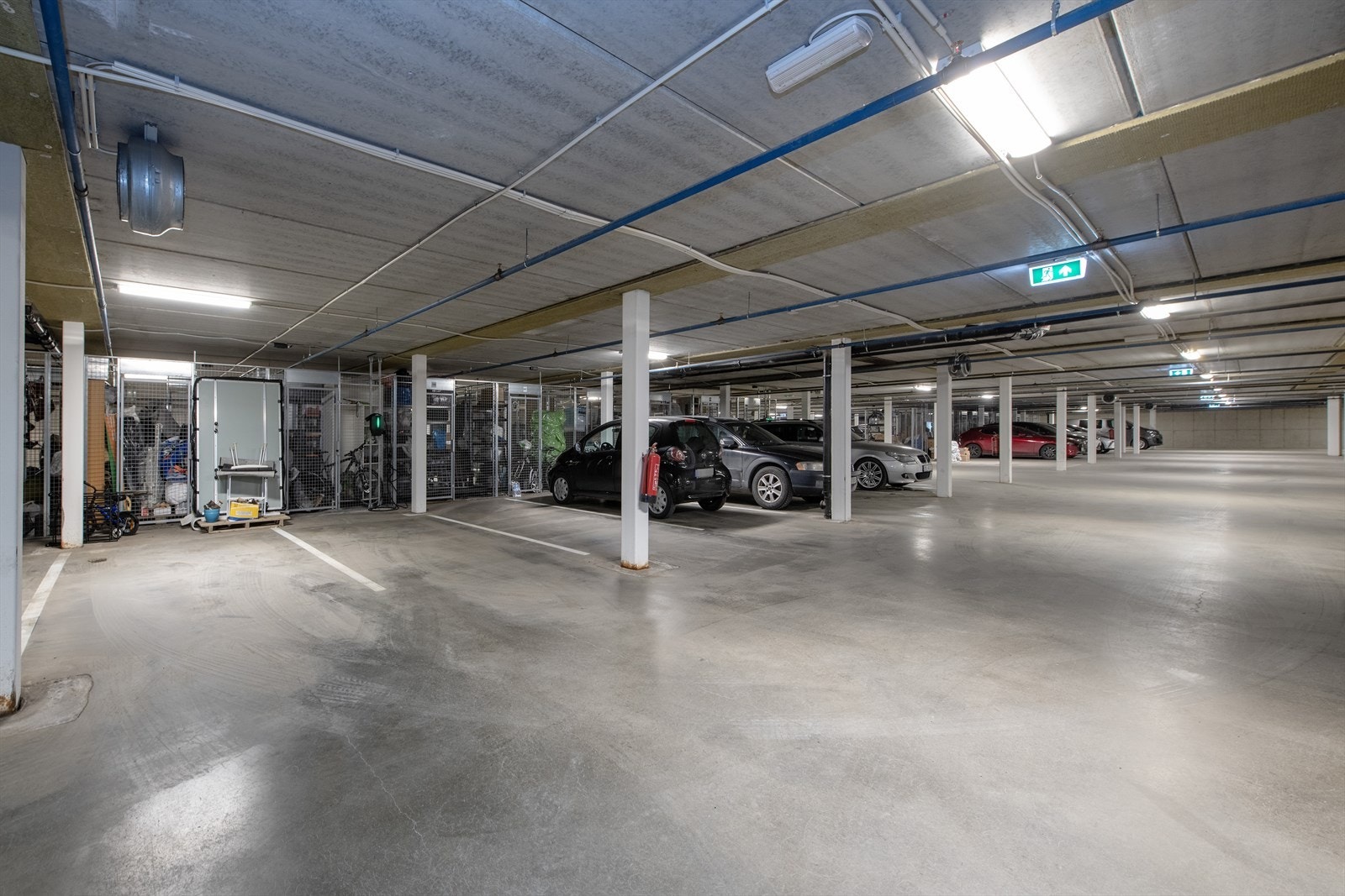 Det disponeres egen garasjeplass med mulighet for el-billader via sameiet Galleribilde