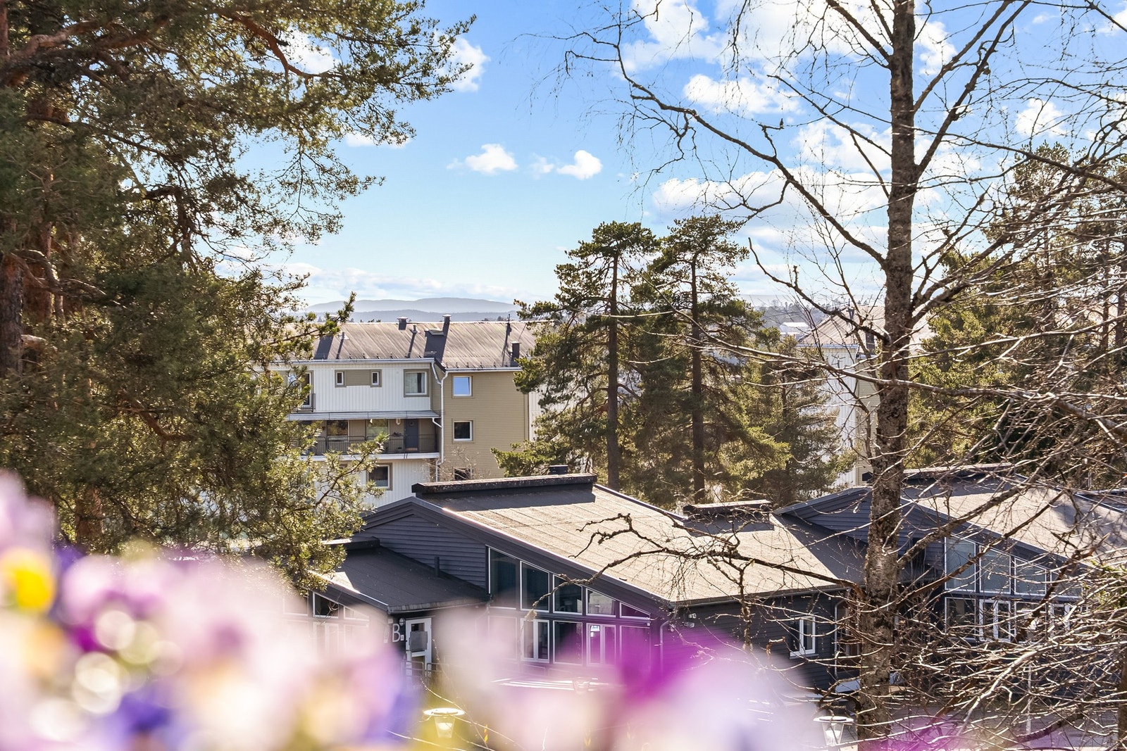 Dette er en lys og tiltalende 3-roms beliggende i 3. etasje. Galleribilde