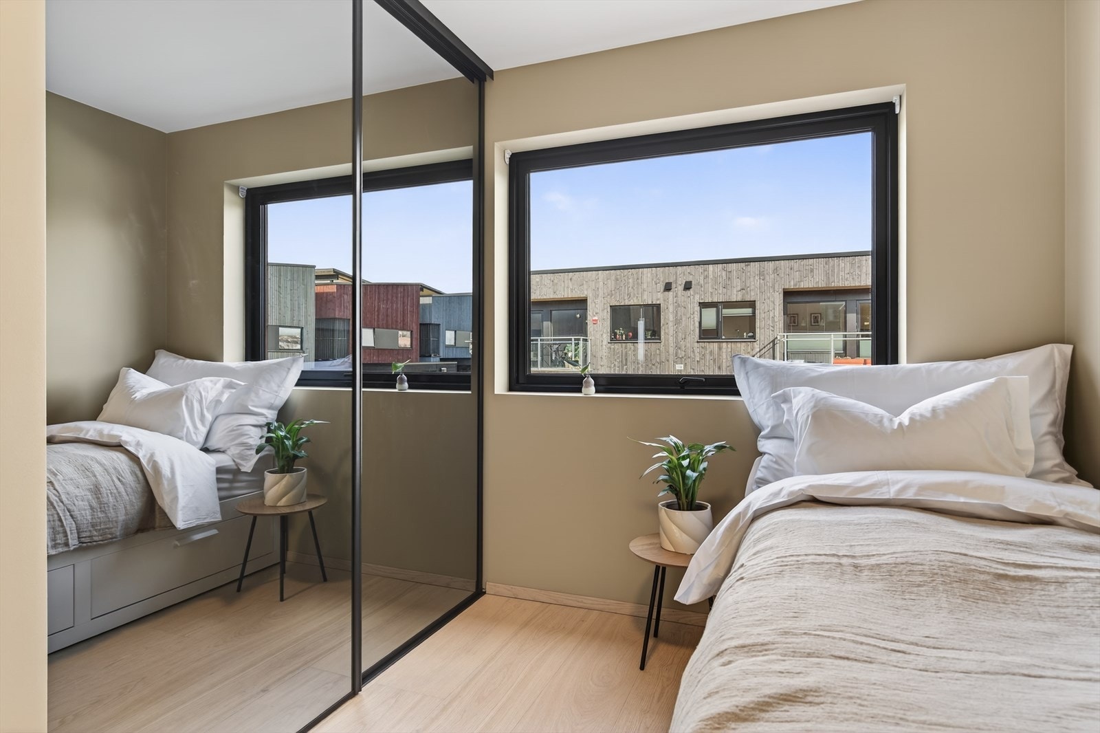 Skyvedørsgarderobe. Galleribilde