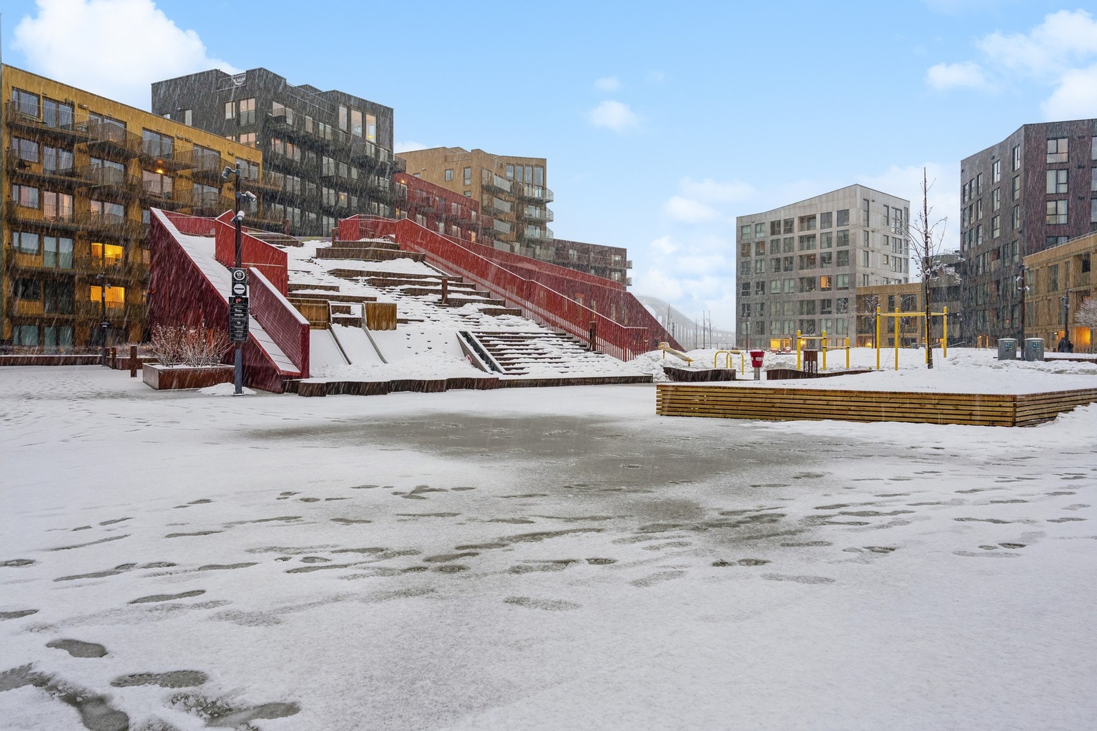 I gårdsrommet finner du fellesarealbygget. Galleribilde