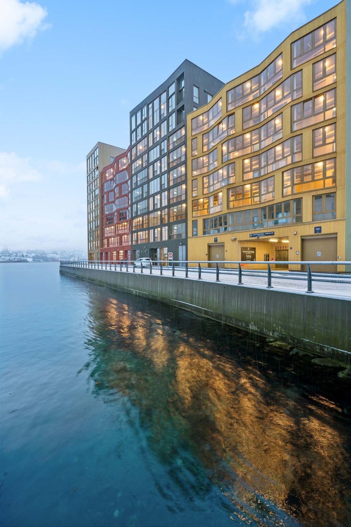 Vervet er blitt en av Tromsøs mest attraktive bydeler, og her bor du med sjøen som nærmeste nabo. Galleribilde