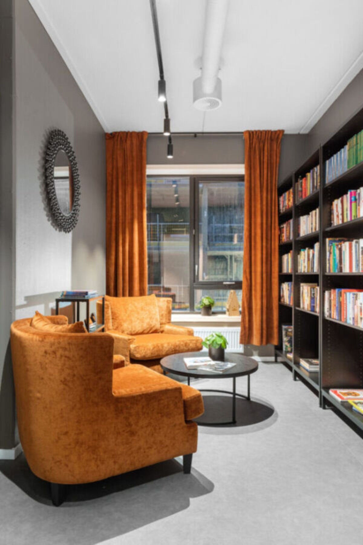 På biblioteket kan du hente inspirasjon blant flere skatter. Galleribilde