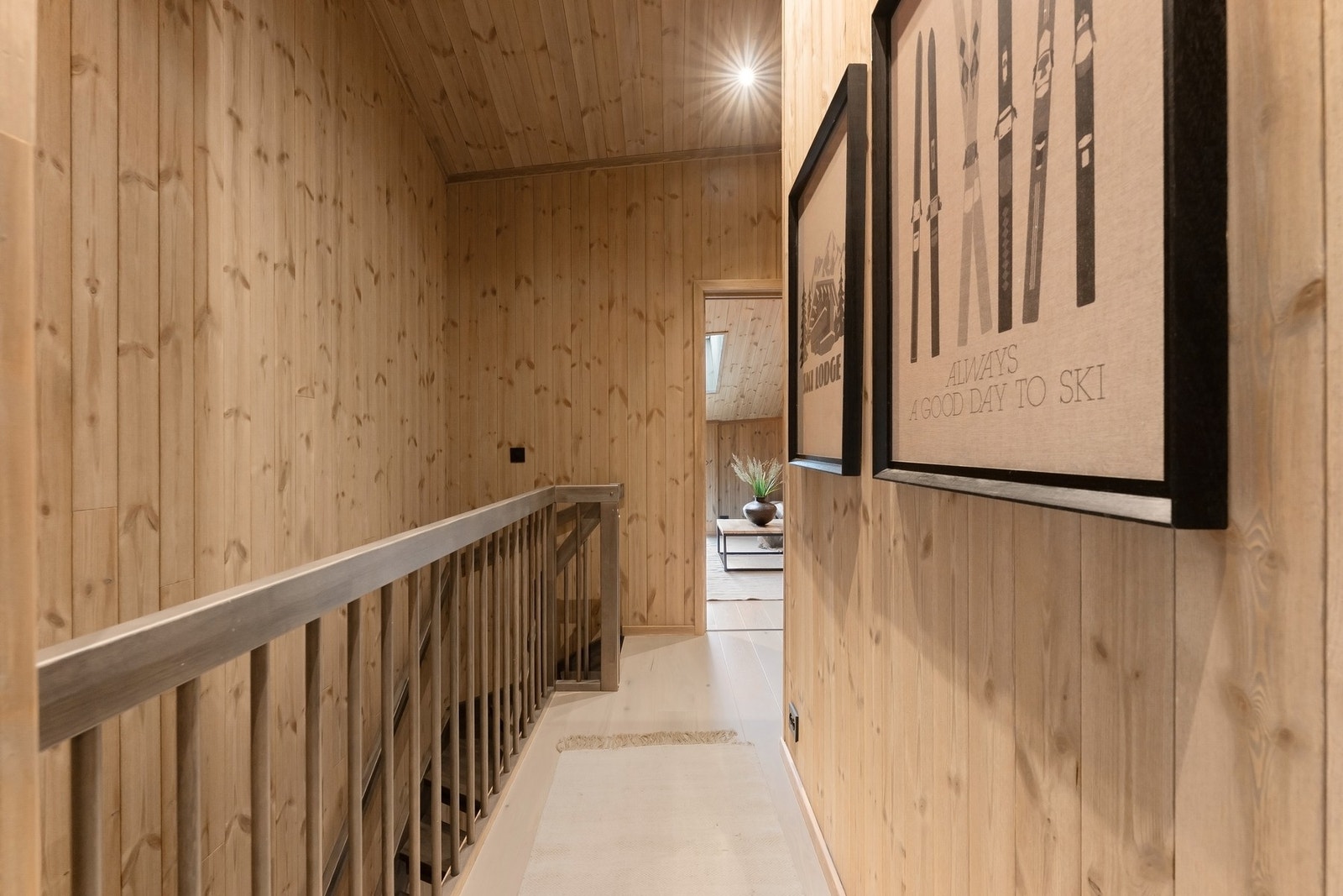Trapperom/gang - Loftsetasje Galleribilde