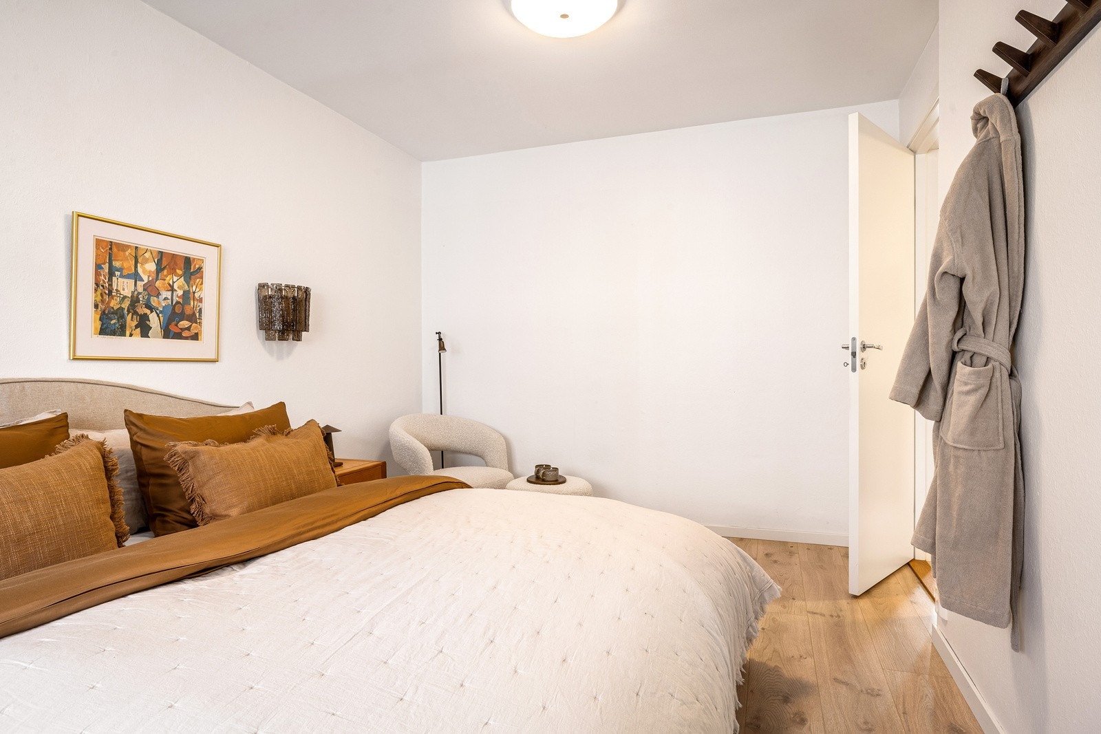 God plass til garderobeskap Galleribilde