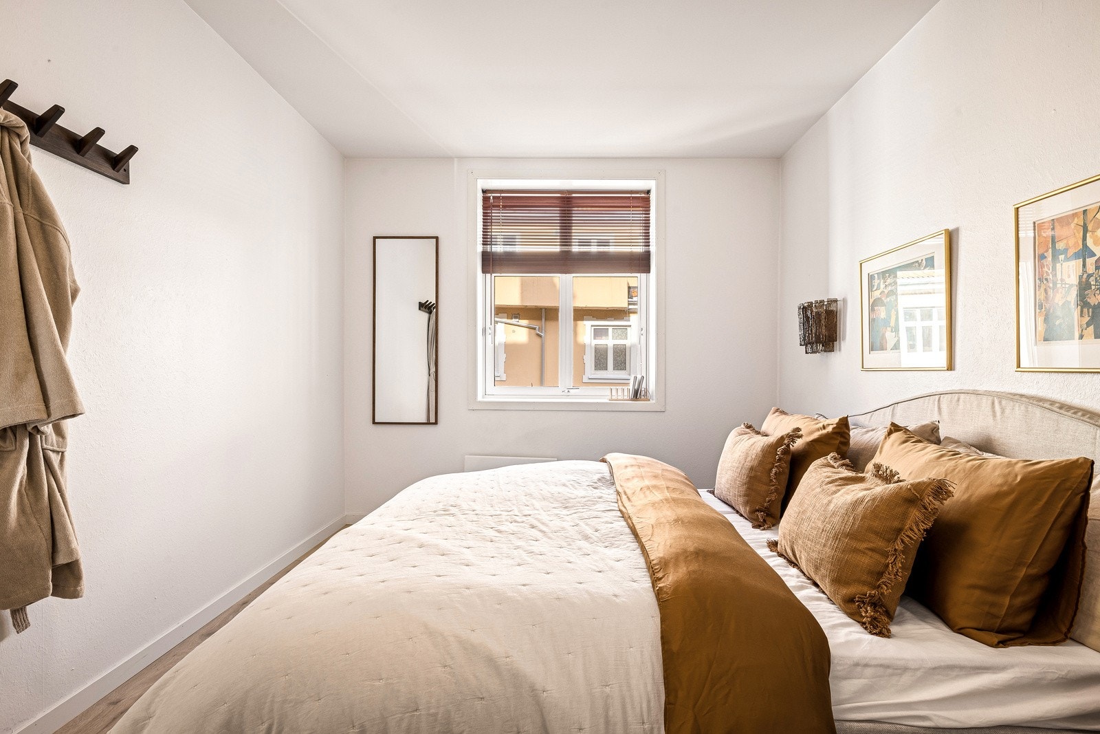 Vindu mot vest Galleribilde