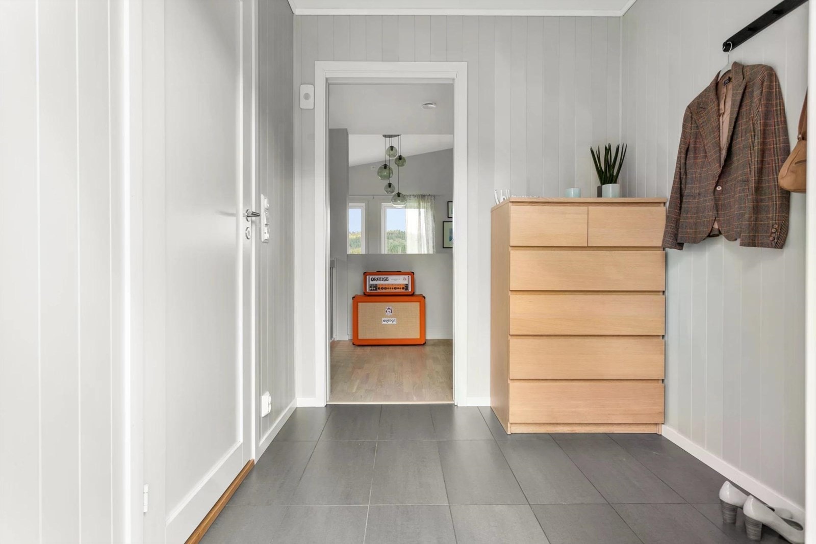 Flislagt gang med varmekabler - en nødvendighet rett og slett Galleribilde