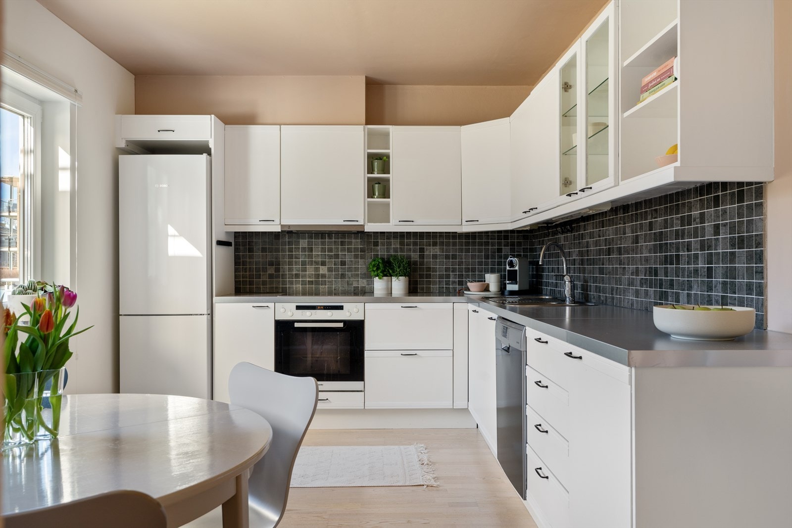 Se video av leiligheten, klikk på link under "Nyttige lenker" Galleribilde