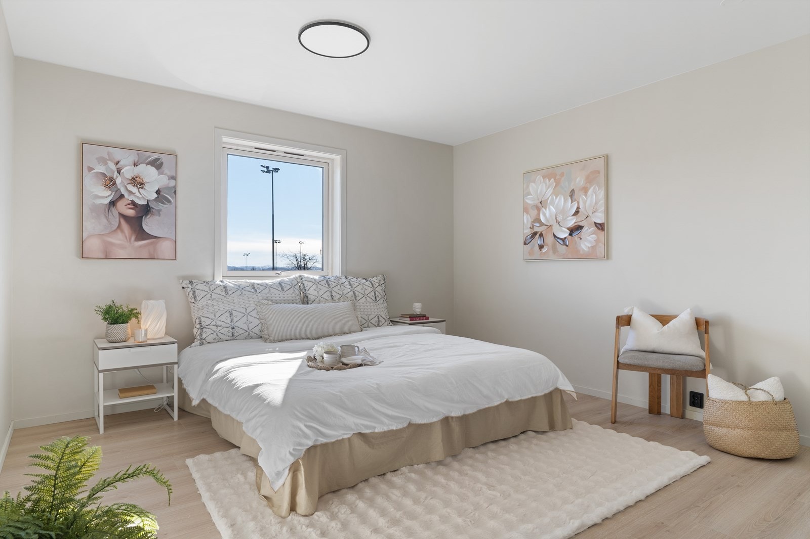 Lyst og flott soverom - Det er to fine soverom i leiligheten. Galleribilde