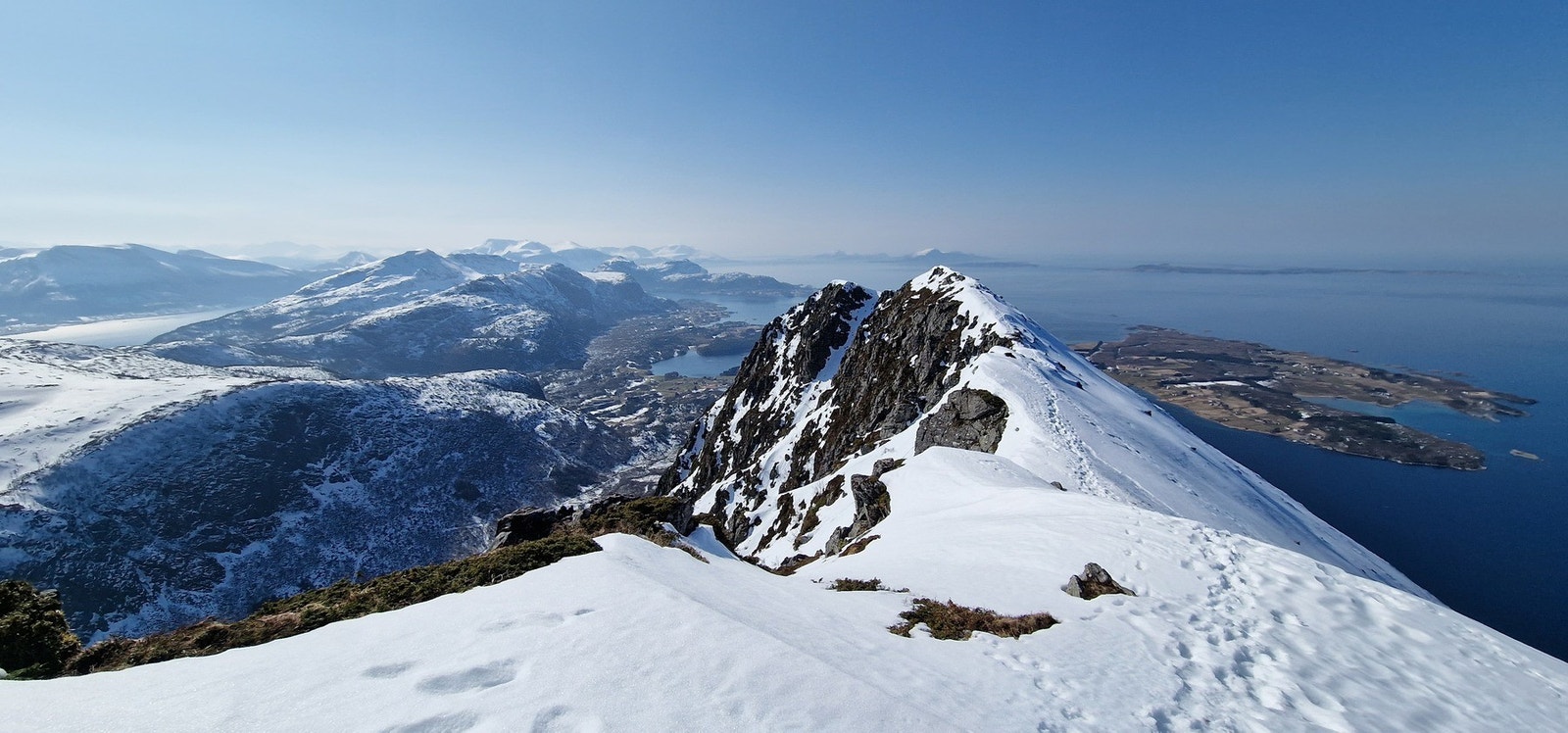 Rørsethornet i vinterdrakt. Foto: Selger Galleribilde