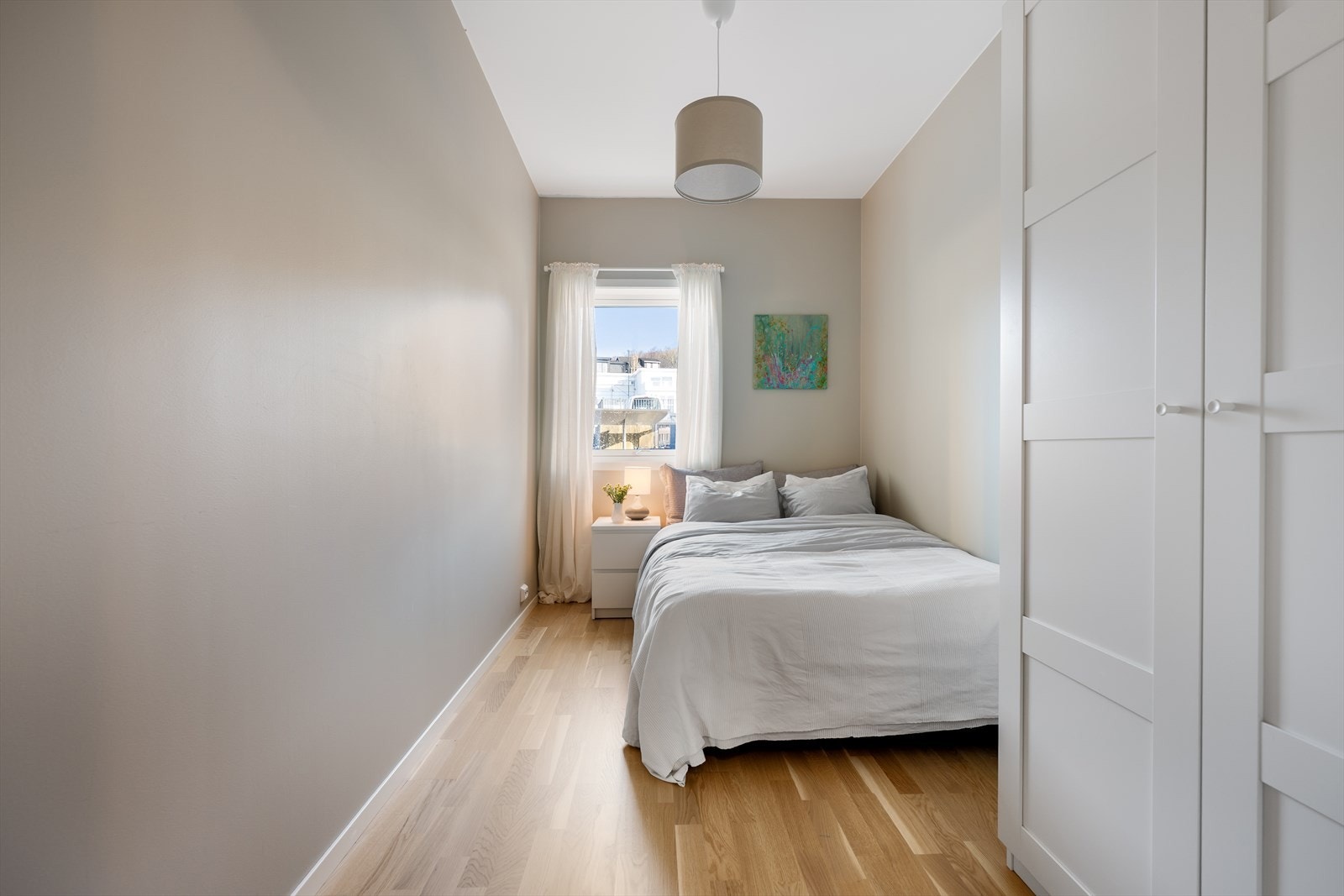 Soverom 2 - perfekt som barnerom, gjesterom, klesrom eller kontor Galleribilde