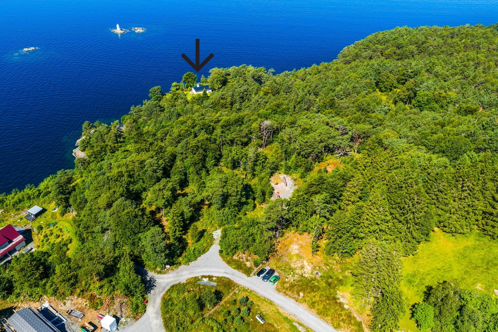 Fra hytten er det få minutter til parkeringsplass. Galleribilde