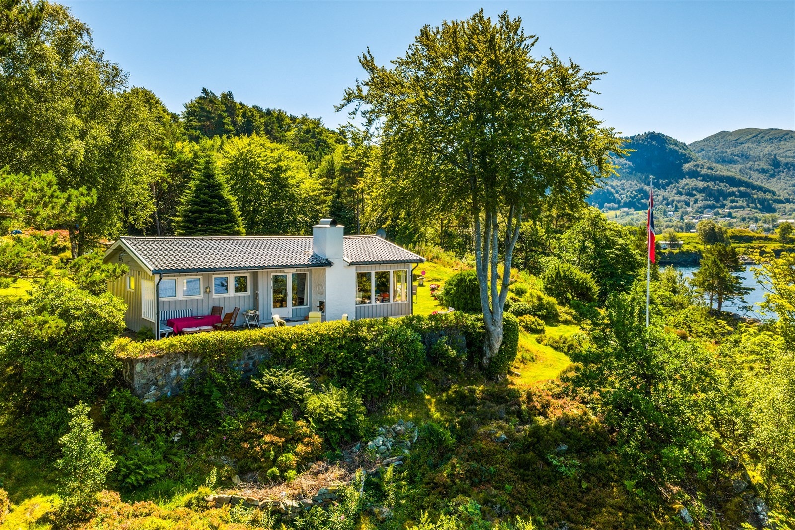 Hytten har en fri og usjenert beliggenhet. Galleribilde