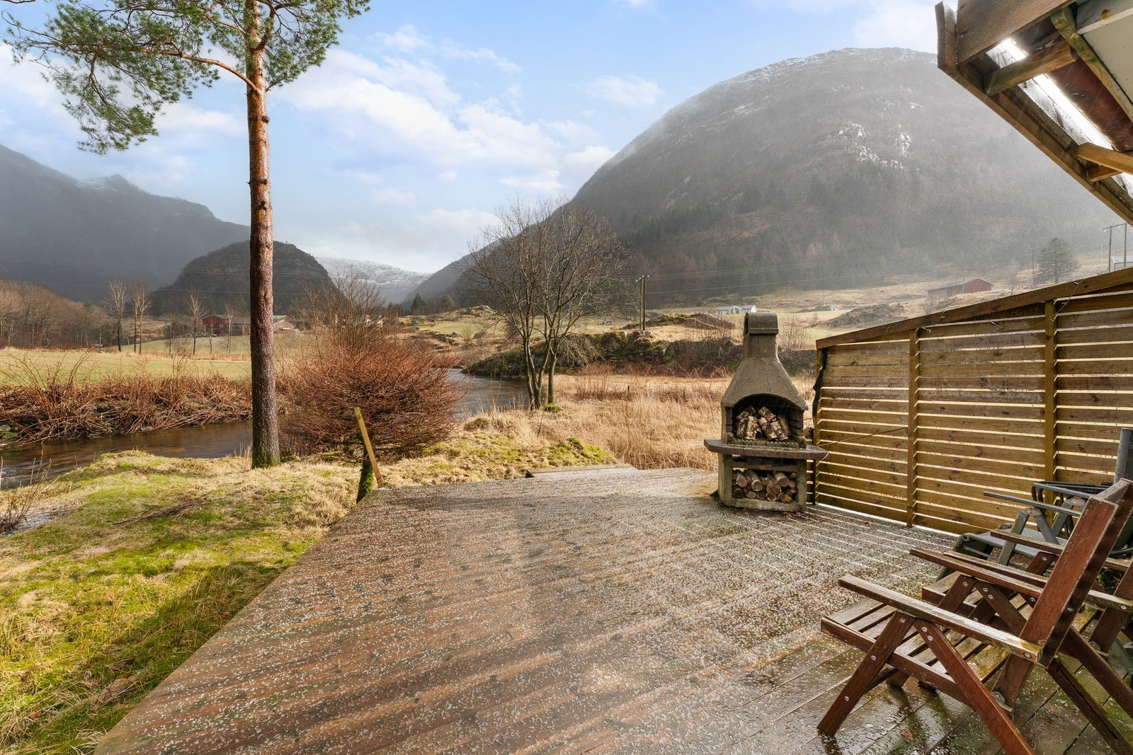 Terrasseareal tilknyttet campinghytten Galleribilde