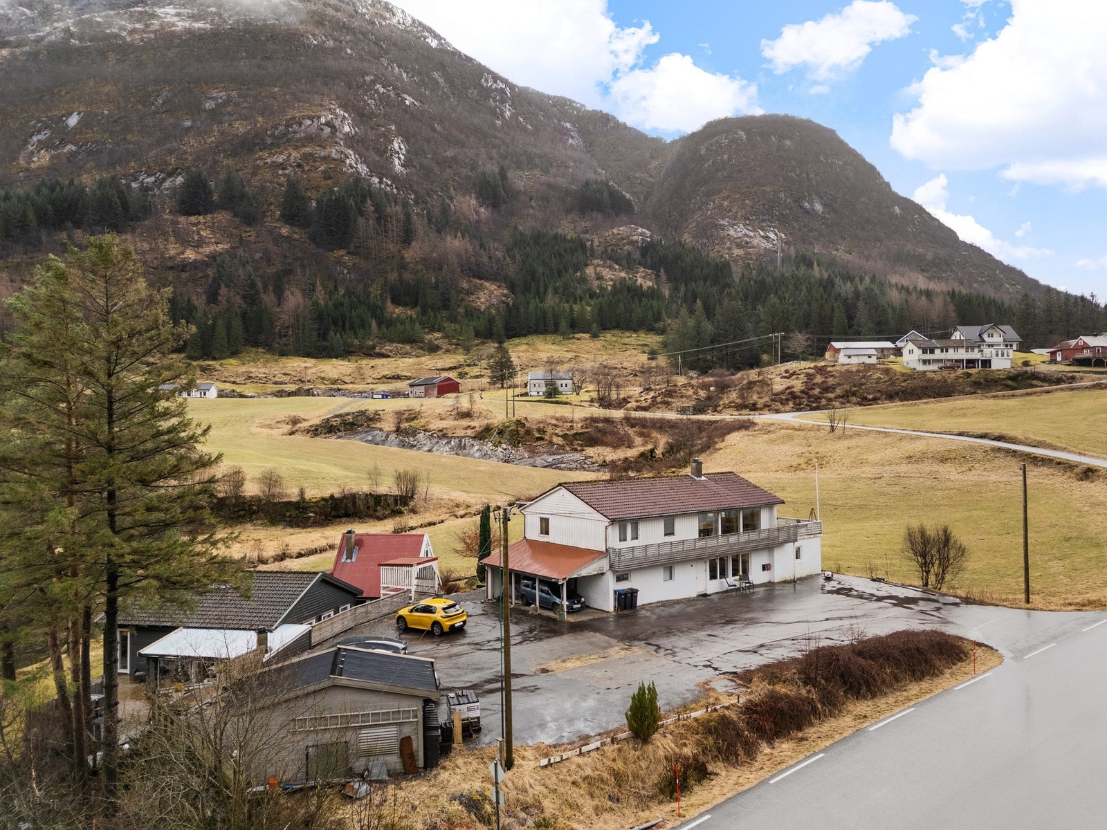 Velkommen til Gulafjordvegen 2639. Galleribilde