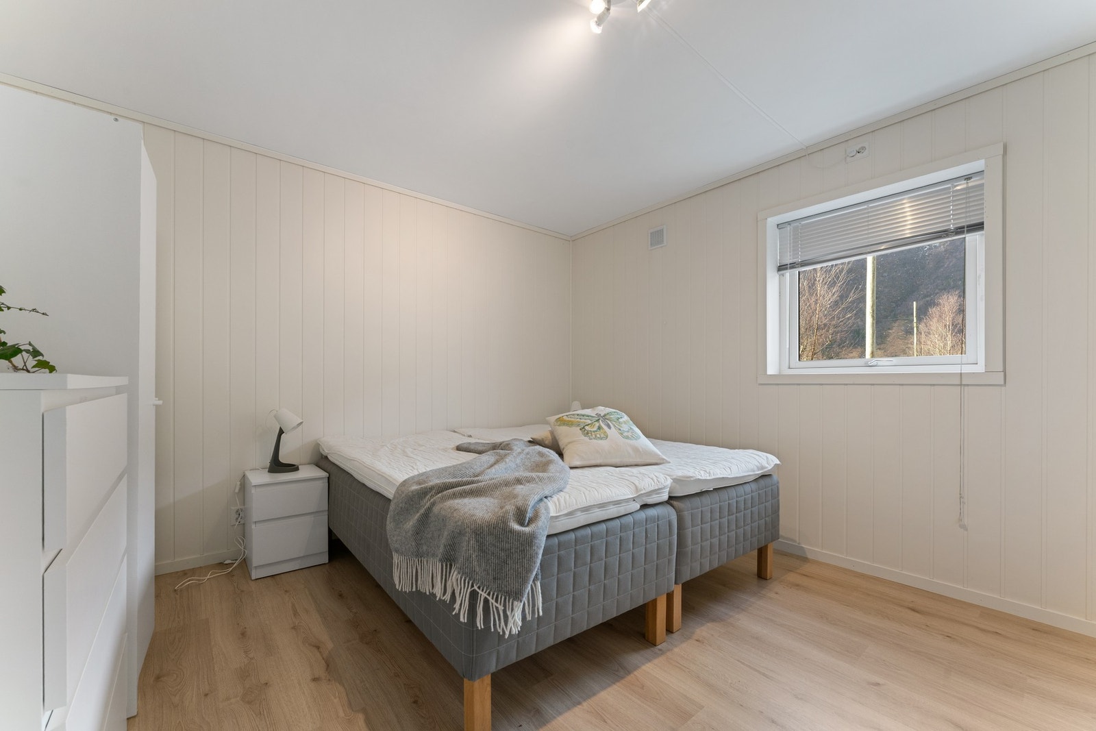 Soverom nummer en. Galleribilde