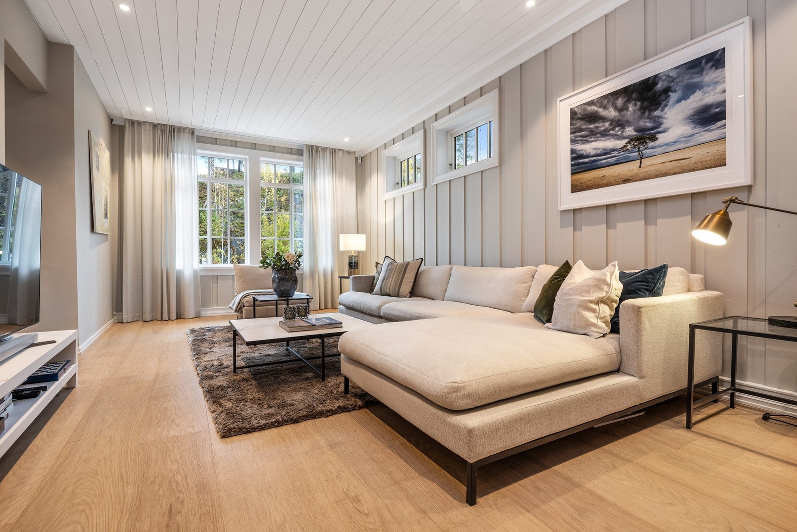 TV-stuen byr på et mer tilbaketrukket og avslappet miljø. Galleribilde