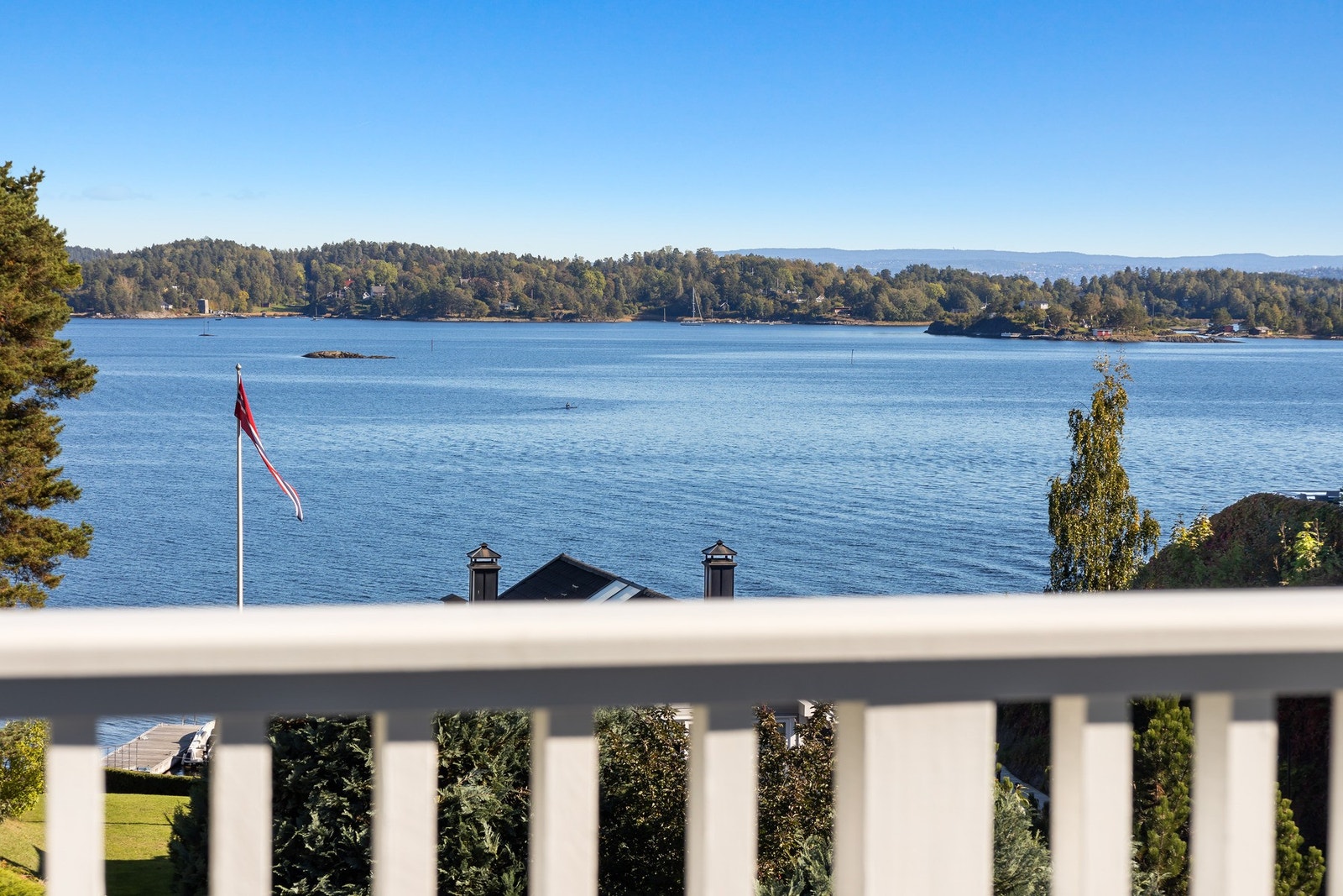 En flott utsiktsbalkong vendt mot sjøen. Galleribilde